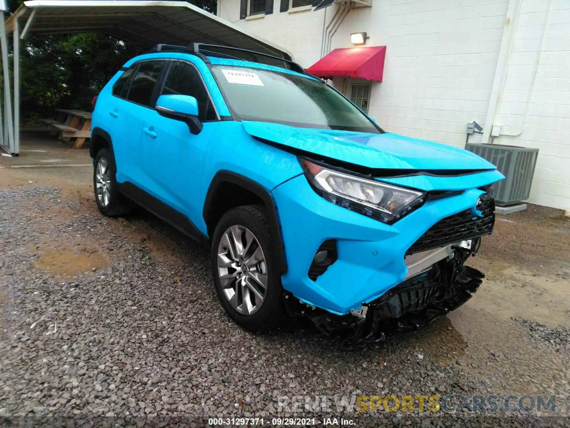 1 Photograph of a damaged car 2T3C1RFV8MW133043 TOYOTA RAV4 2021