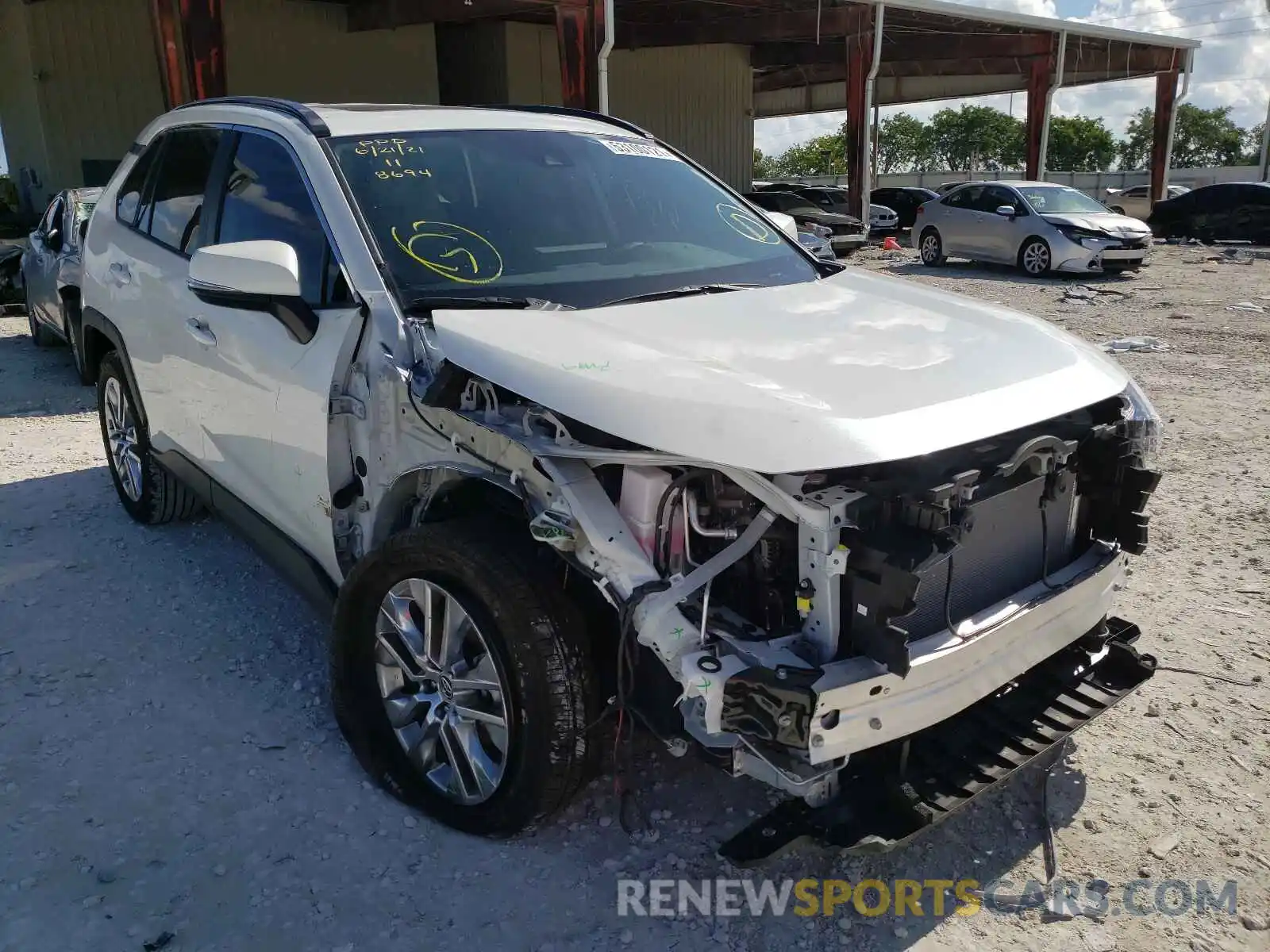 1 Photograph of a damaged car 2T3C1RFV8MW138694 TOYOTA RAV4 2021