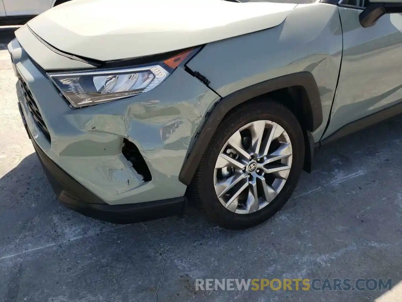 9 Photograph of a damaged car 2T3C1RFV8MW150649 TOYOTA RAV4 2021