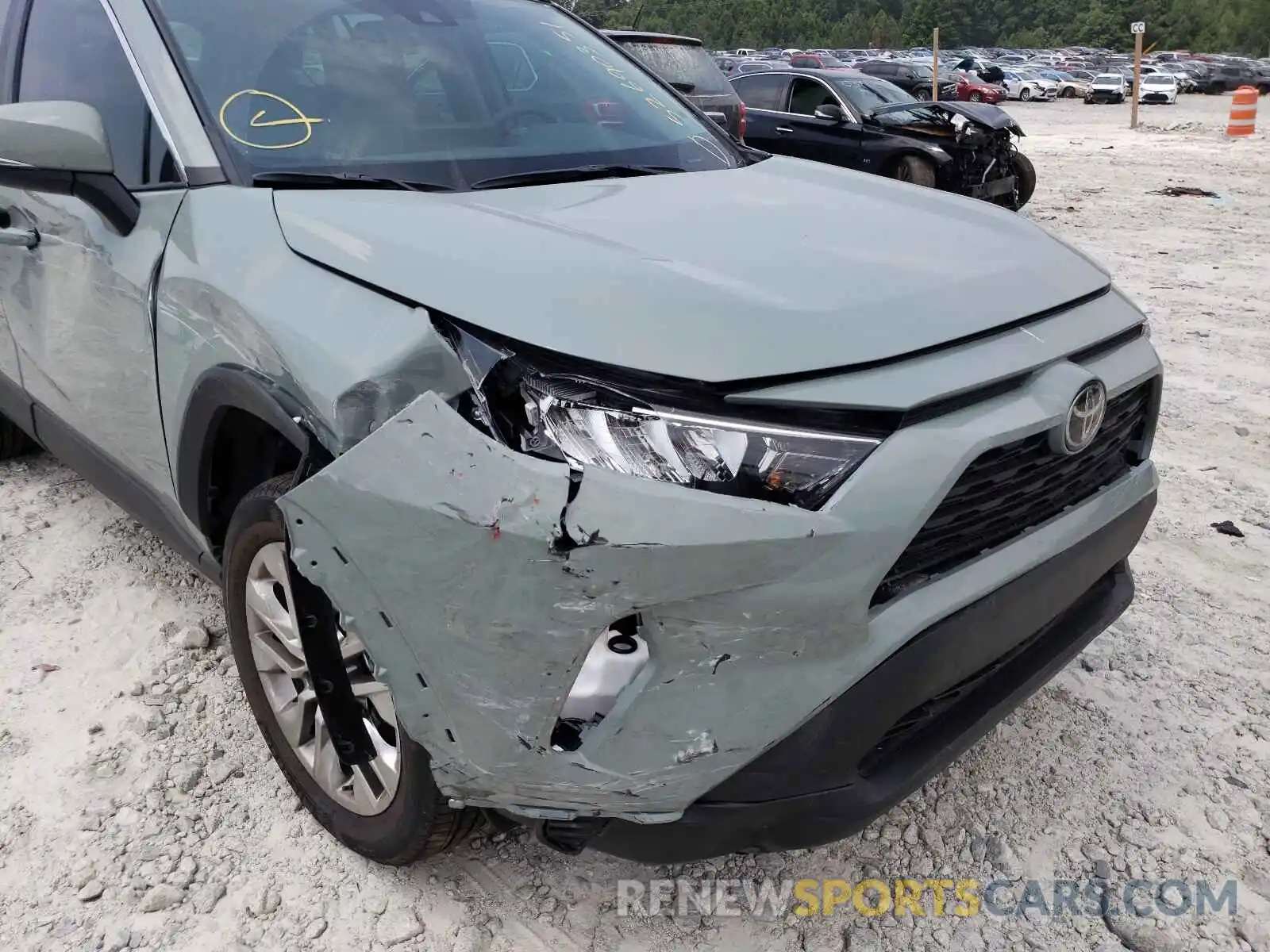 9 Photograph of a damaged car 2T3C1RFV8MW154460 TOYOTA RAV4 2021