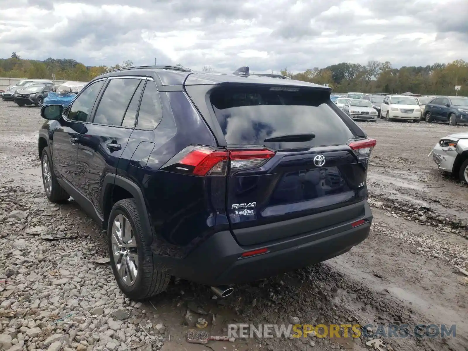 3 Photograph of a damaged car 2T3C1RFV8MW159481 TOYOTA RAV4 2021