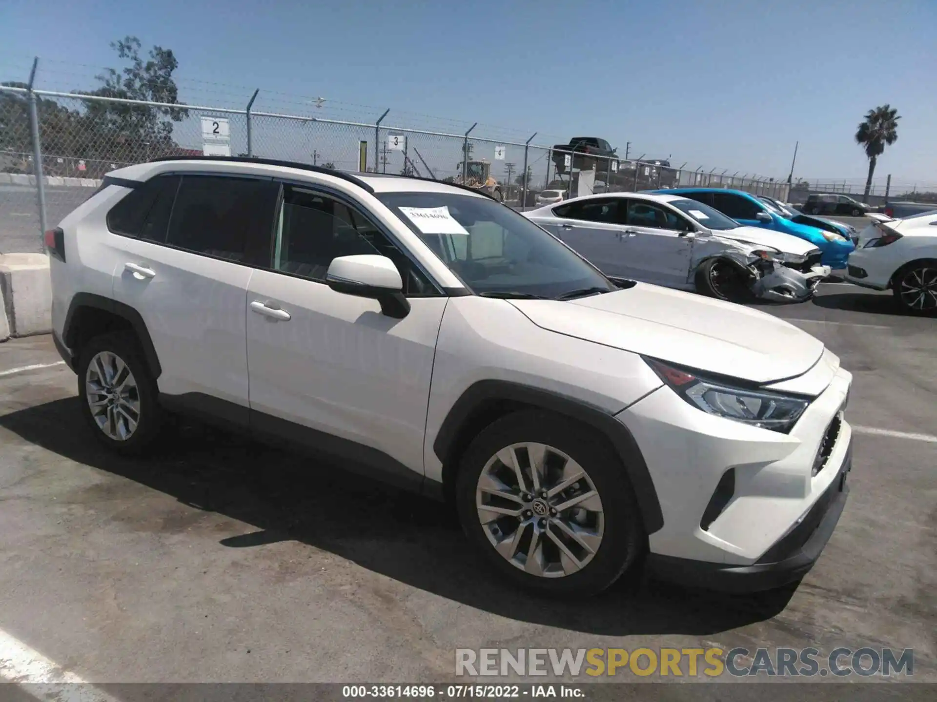 1 Photograph of a damaged car 2T3C1RFV8MW183019 TOYOTA RAV4 2021