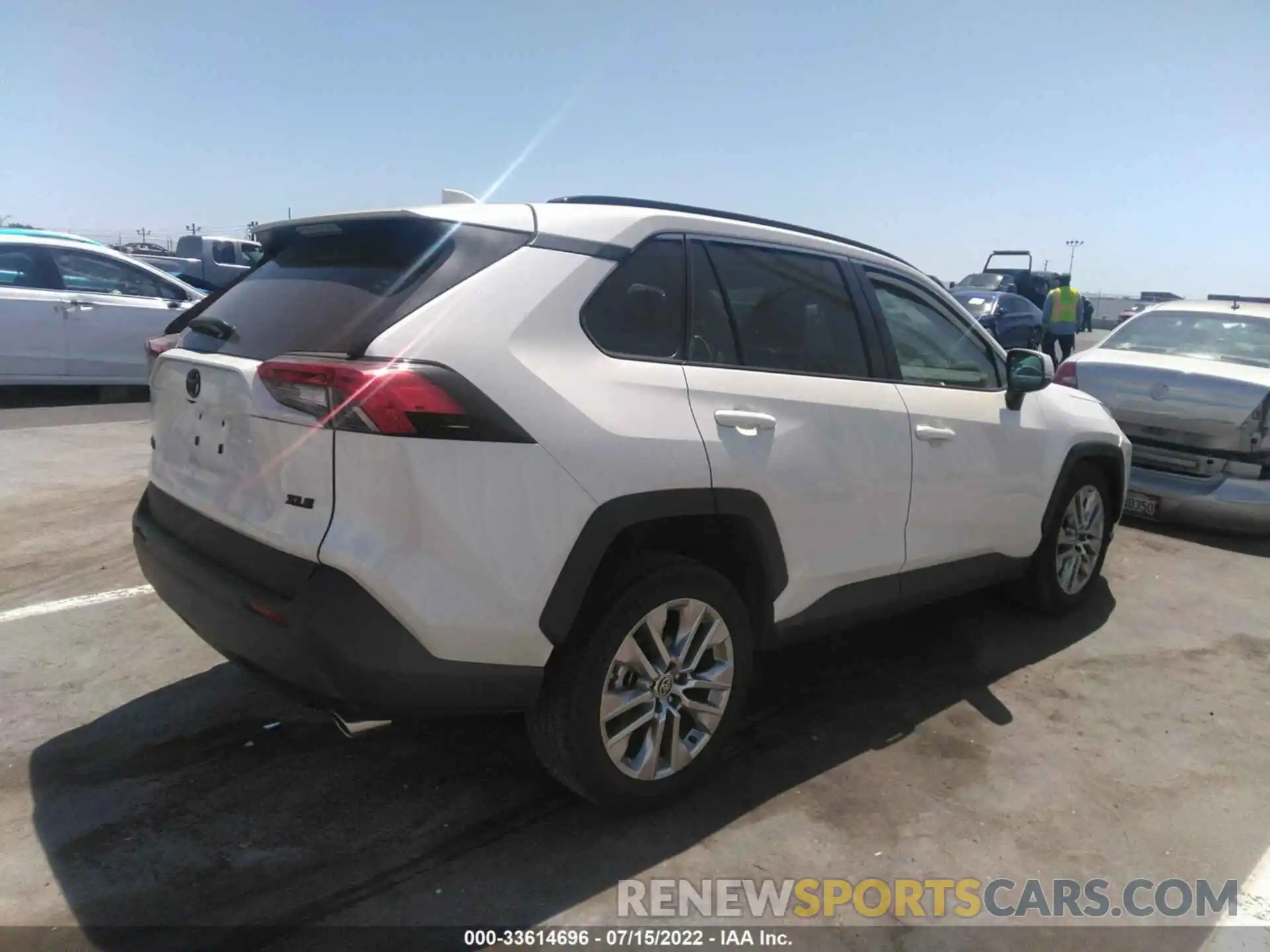 4 Photograph of a damaged car 2T3C1RFV8MW183019 TOYOTA RAV4 2021