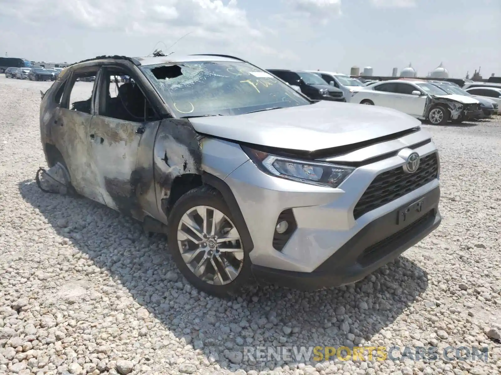 1 Photograph of a damaged car 2T3C1RFV9MC102045 TOYOTA RAV4 2021