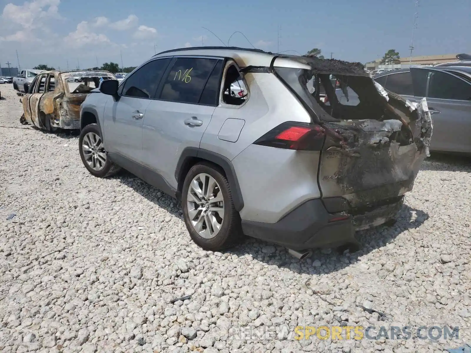 3 Photograph of a damaged car 2T3C1RFV9MC102045 TOYOTA RAV4 2021