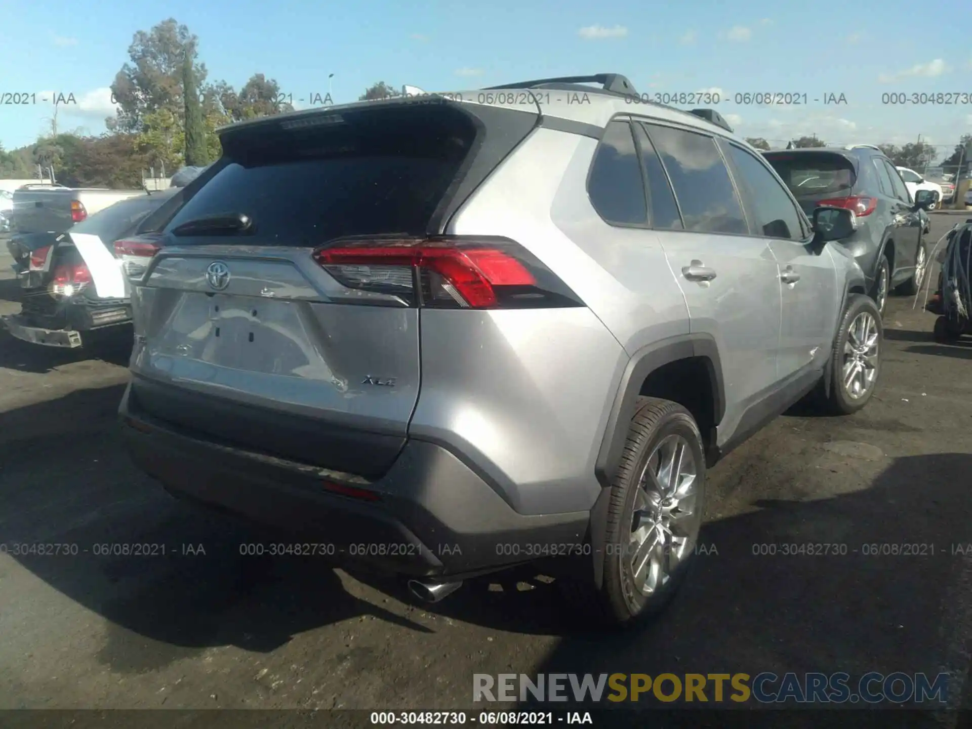 4 Photograph of a damaged car 2T3C1RFV9MC108346 TOYOTA RAV4 2021