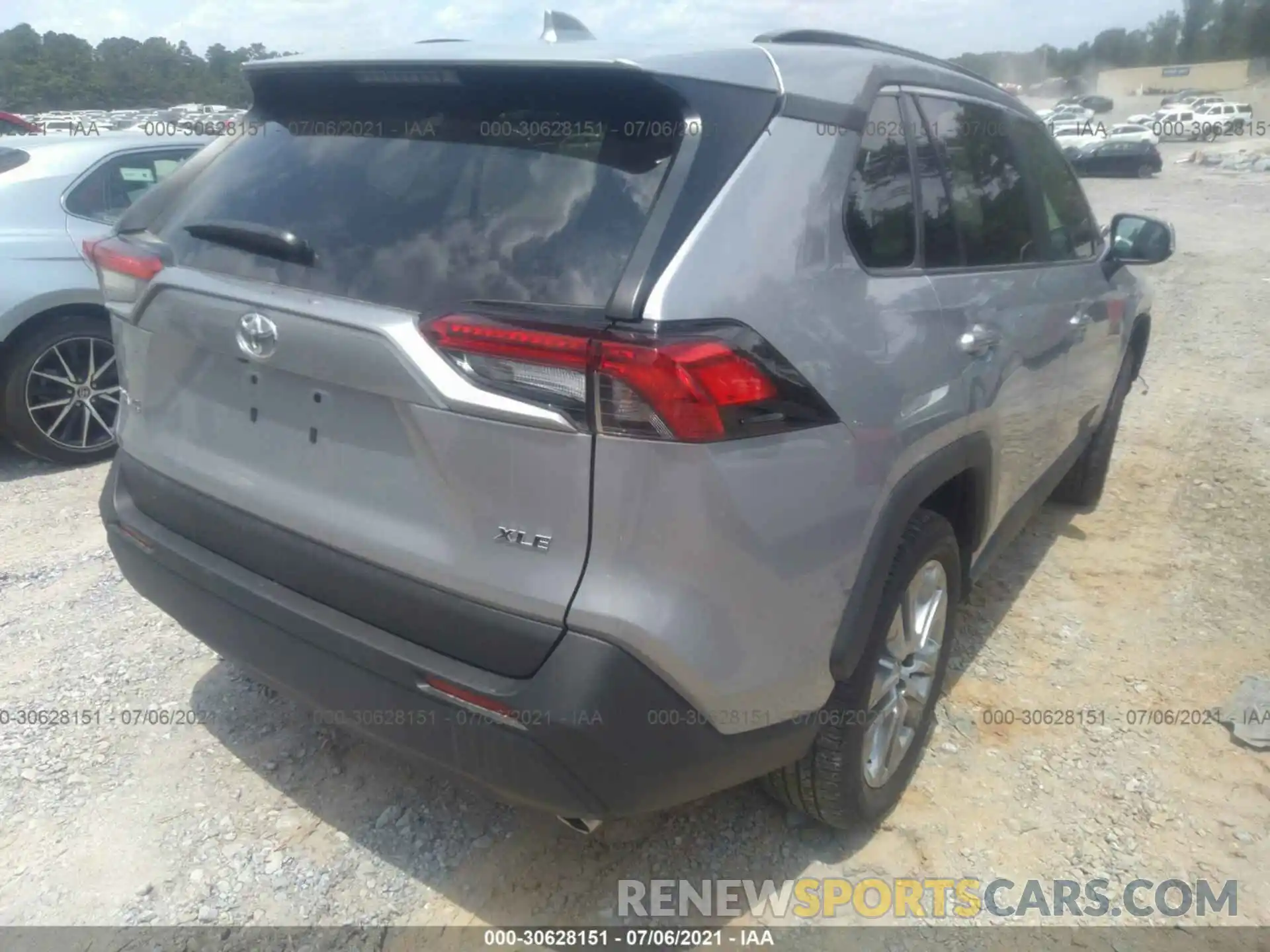 4 Photograph of a damaged car 2T3C1RFV9MC115961 TOYOTA RAV4 2021