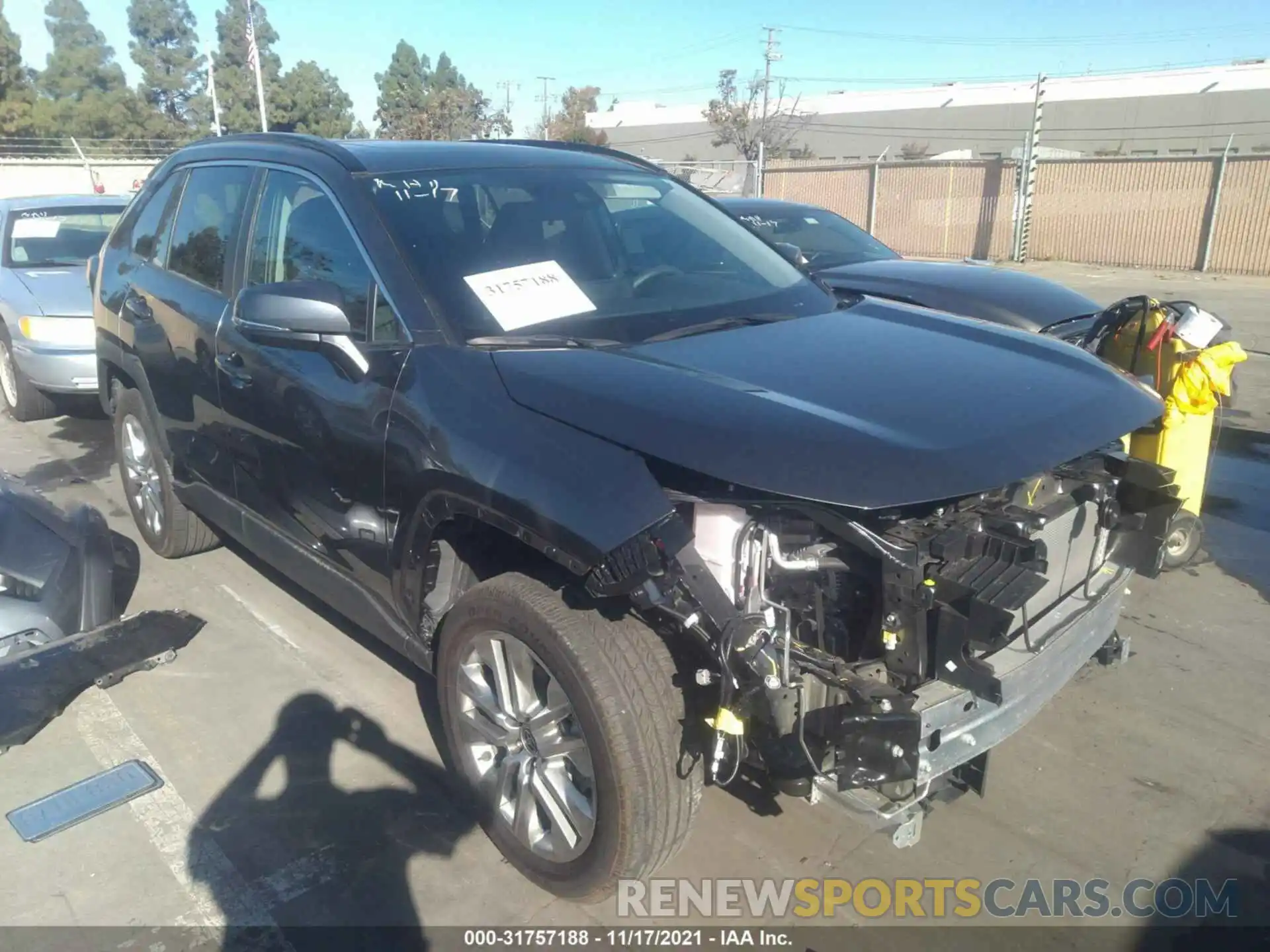 1 Photograph of a damaged car 2T3C1RFV9MC118293 TOYOTA RAV4 2021