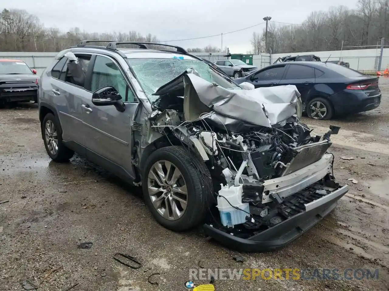 4 Photograph of a damaged car 2T3C1RFV9MC134235 TOYOTA RAV4 2021