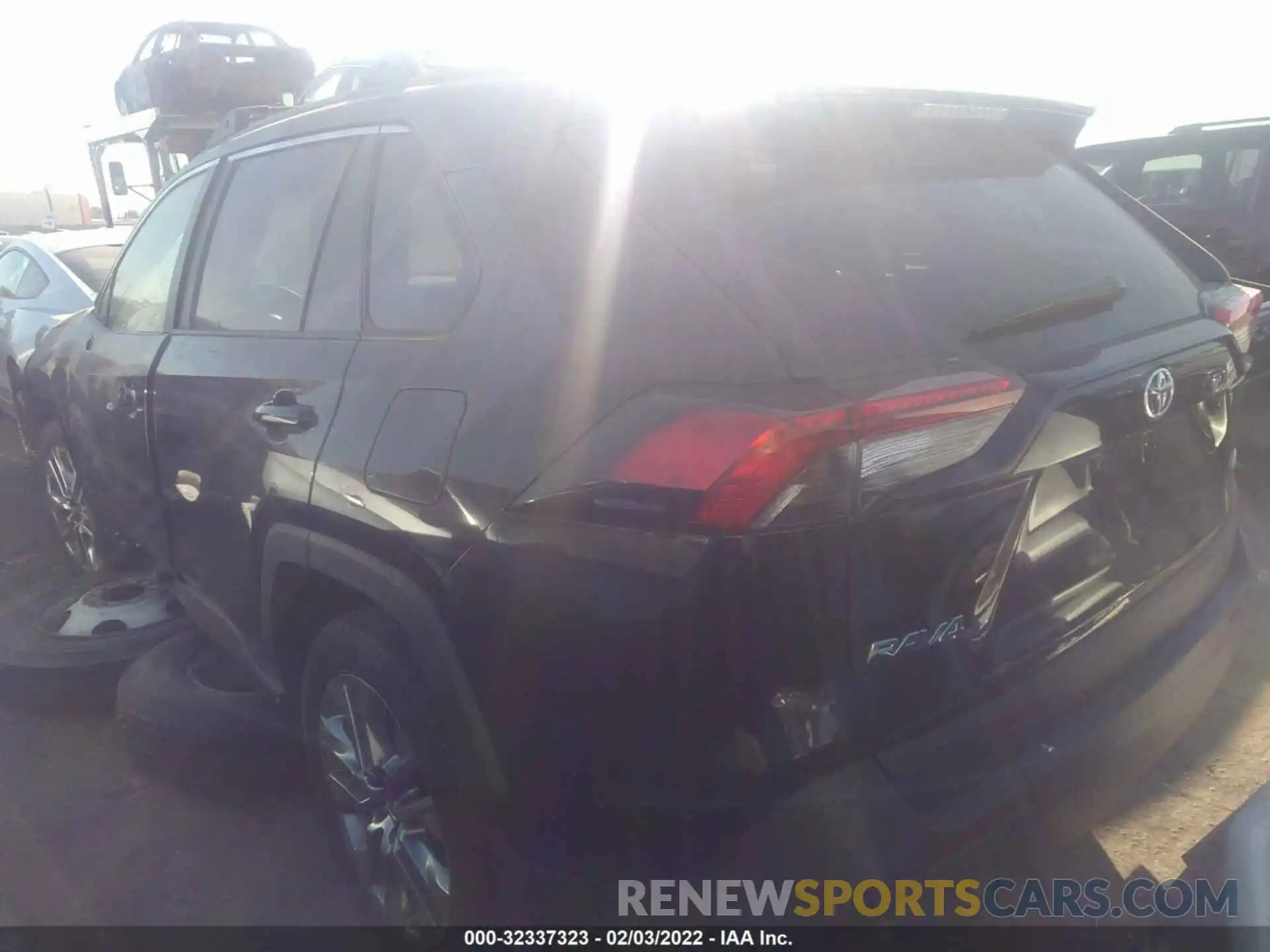 2 Фотография поврежденного автомобиля 2T3C1RFV9MC142433 TOYOTA RAV4 2021