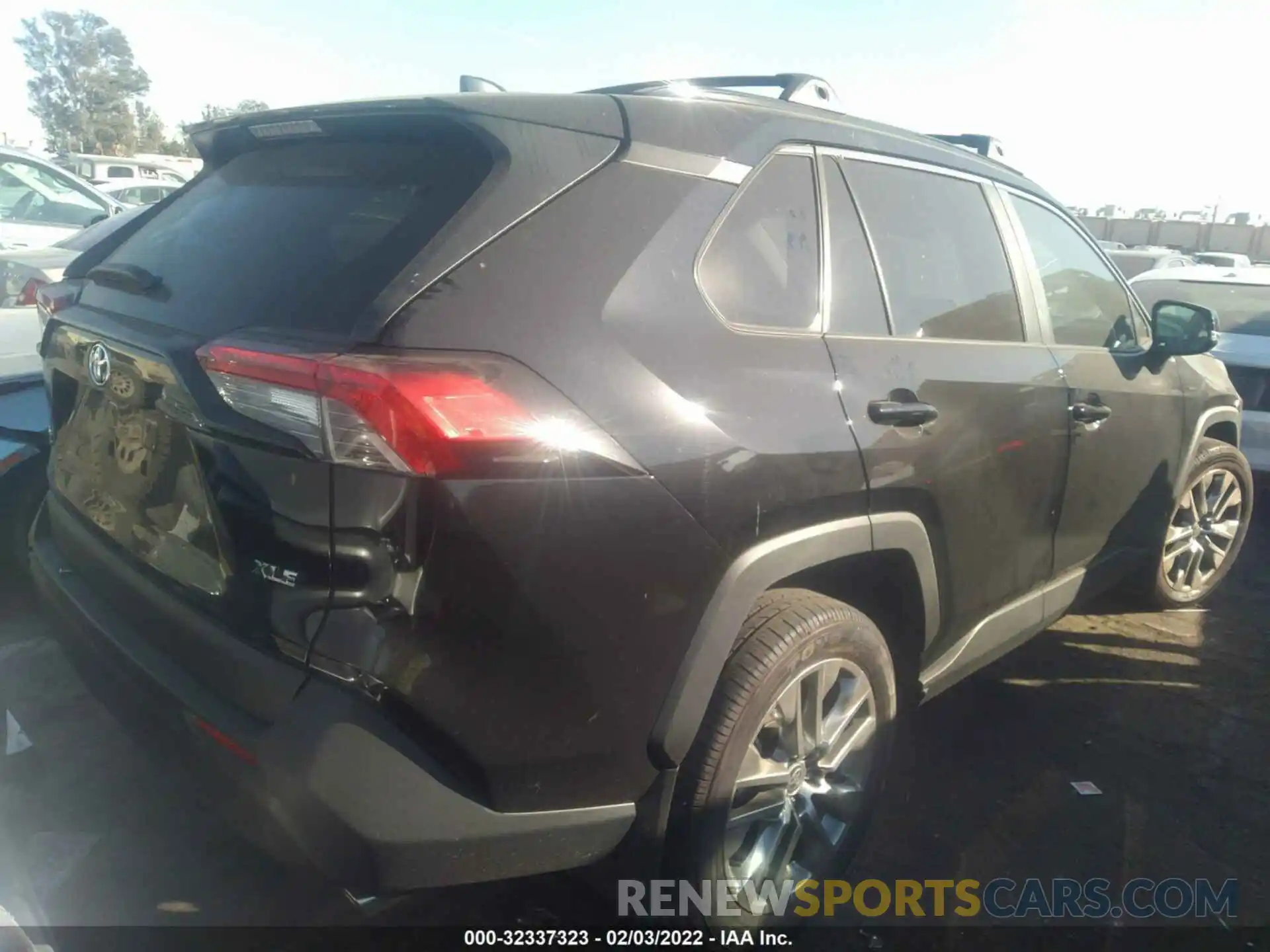 3 Фотография поврежденного автомобиля 2T3C1RFV9MC142433 TOYOTA RAV4 2021