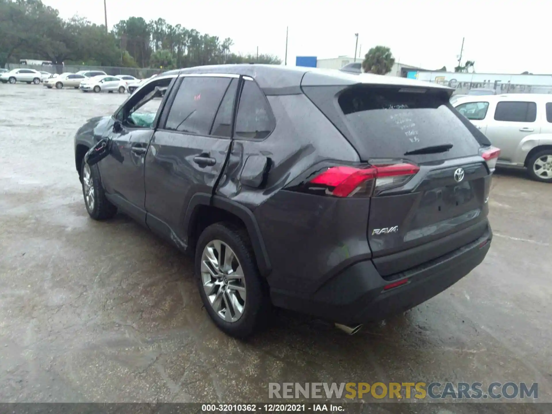 3 Photograph of a damaged car 2T3C1RFV9MC143212 TOYOTA RAV4 2021