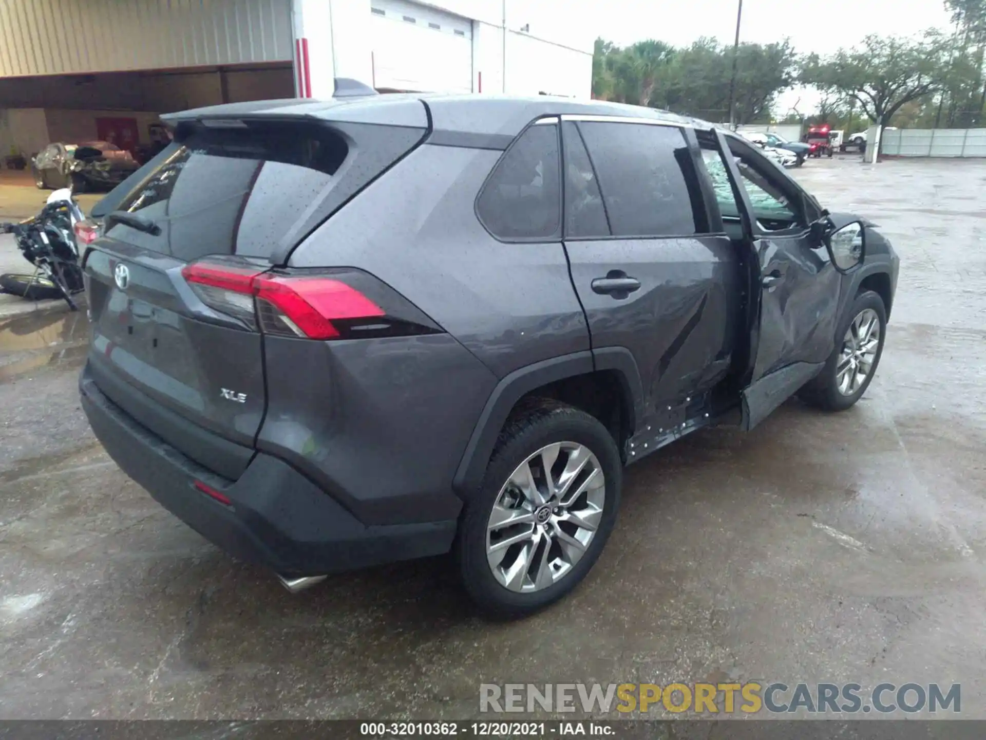 4 Photograph of a damaged car 2T3C1RFV9MC143212 TOYOTA RAV4 2021