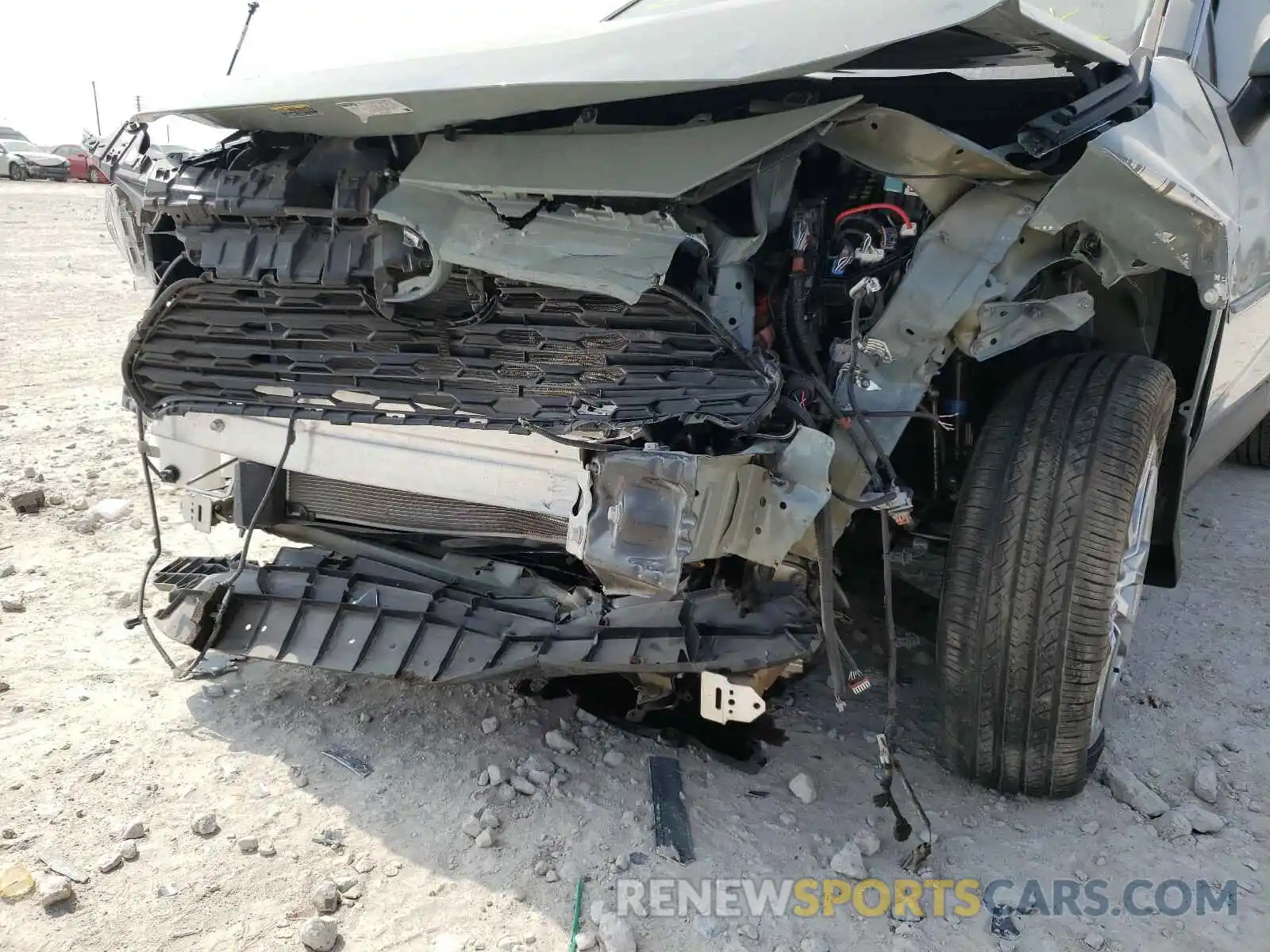 9 Photograph of a damaged car 2T3C1RFV9MW134685 TOYOTA RAV4 2021