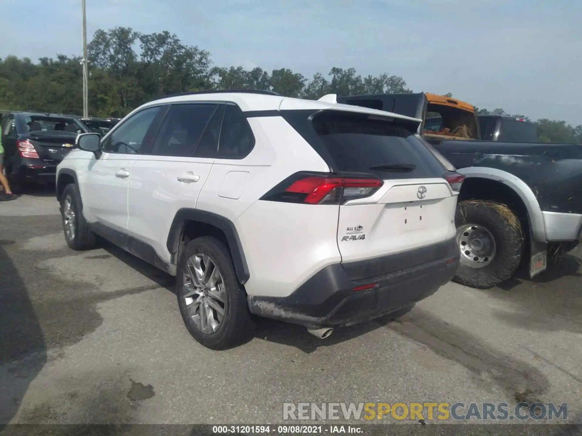 3 Photograph of a damaged car 2T3C1RFV9MW140857 TOYOTA RAV4 2021