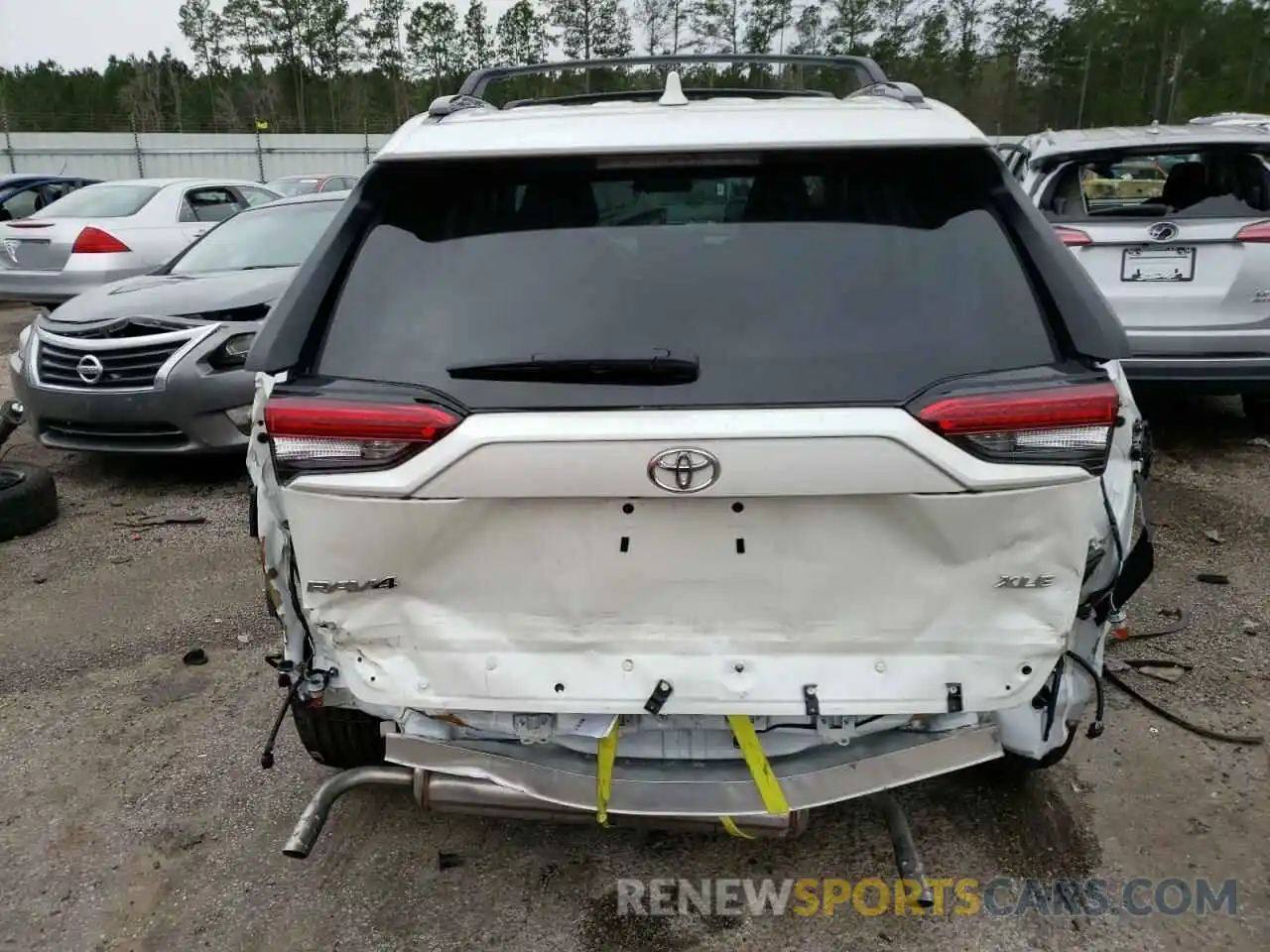 9 Photograph of a damaged car 2T3C1RFV9MW152796 TOYOTA RAV4 2021