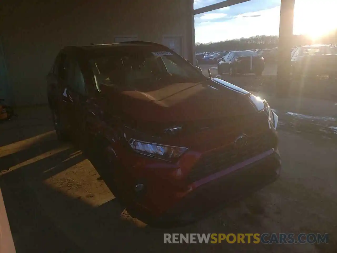 1 Photograph of a damaged car 2T3C1RFV9MW152880 TOYOTA RAV4 2021