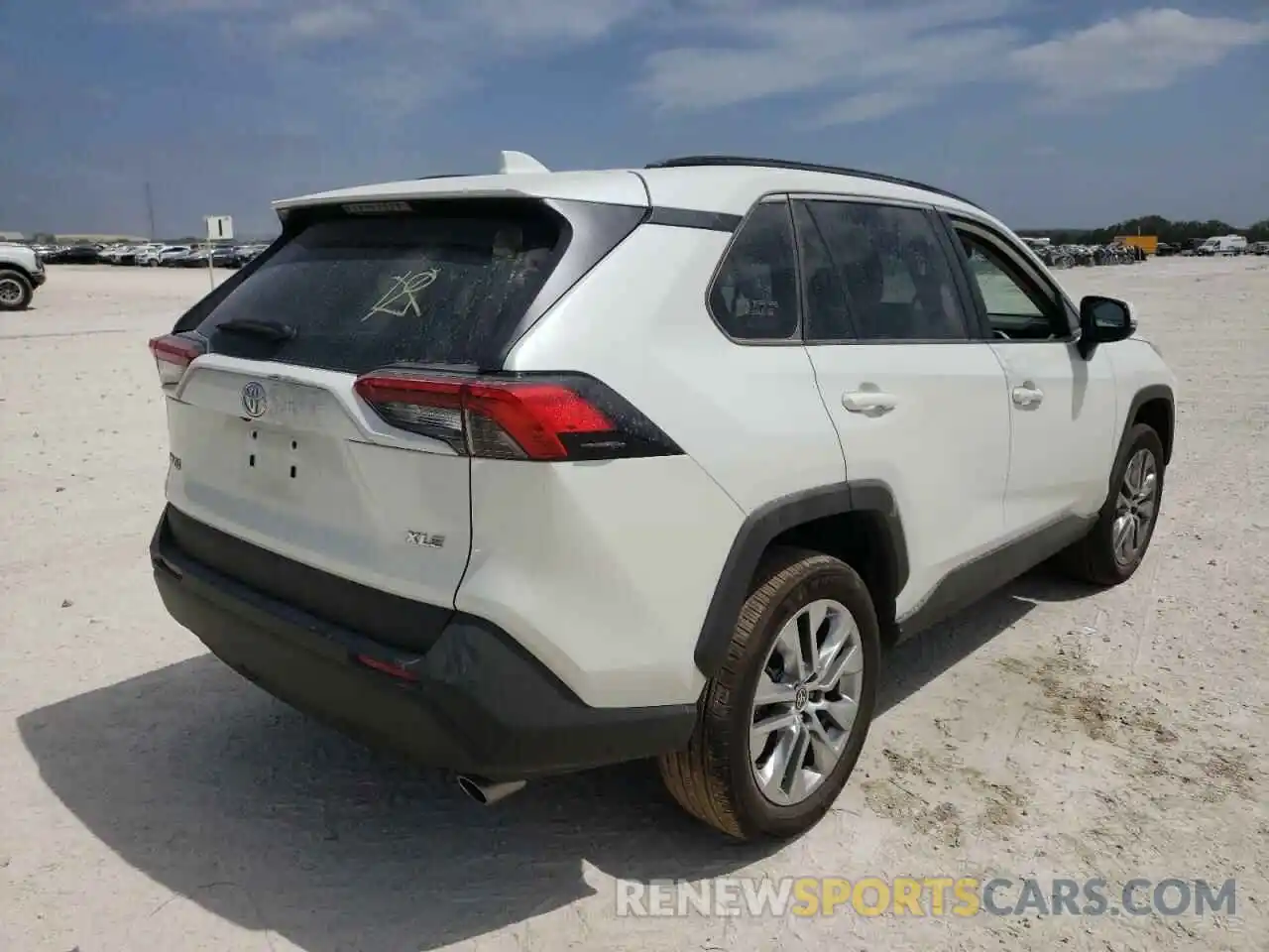 4 Photograph of a damaged car 2T3C1RFV9MW154841 TOYOTA RAV4 2021