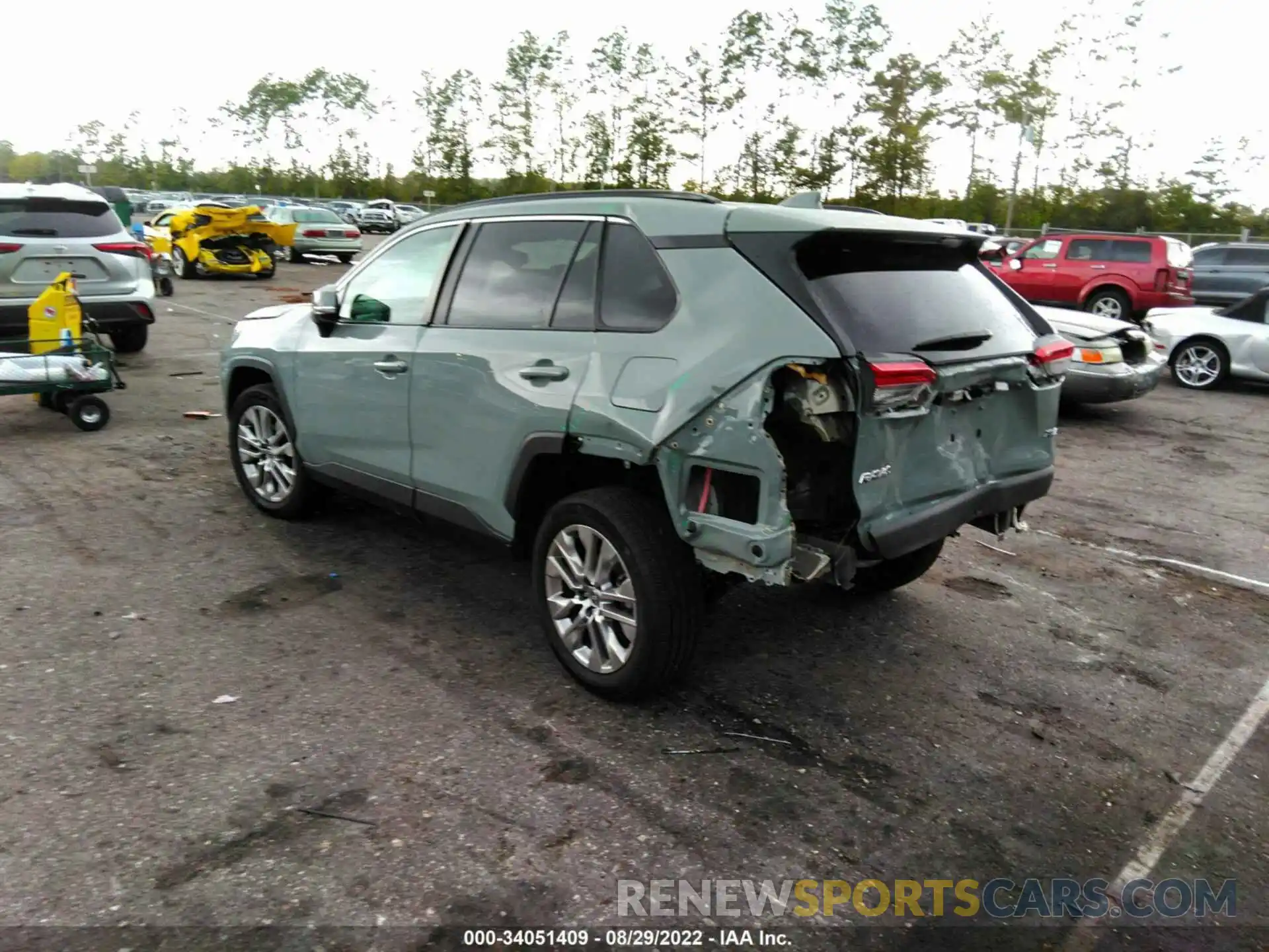 3 Photograph of a damaged car 2T3C1RFV9MW162003 TOYOTA RAV4 2021