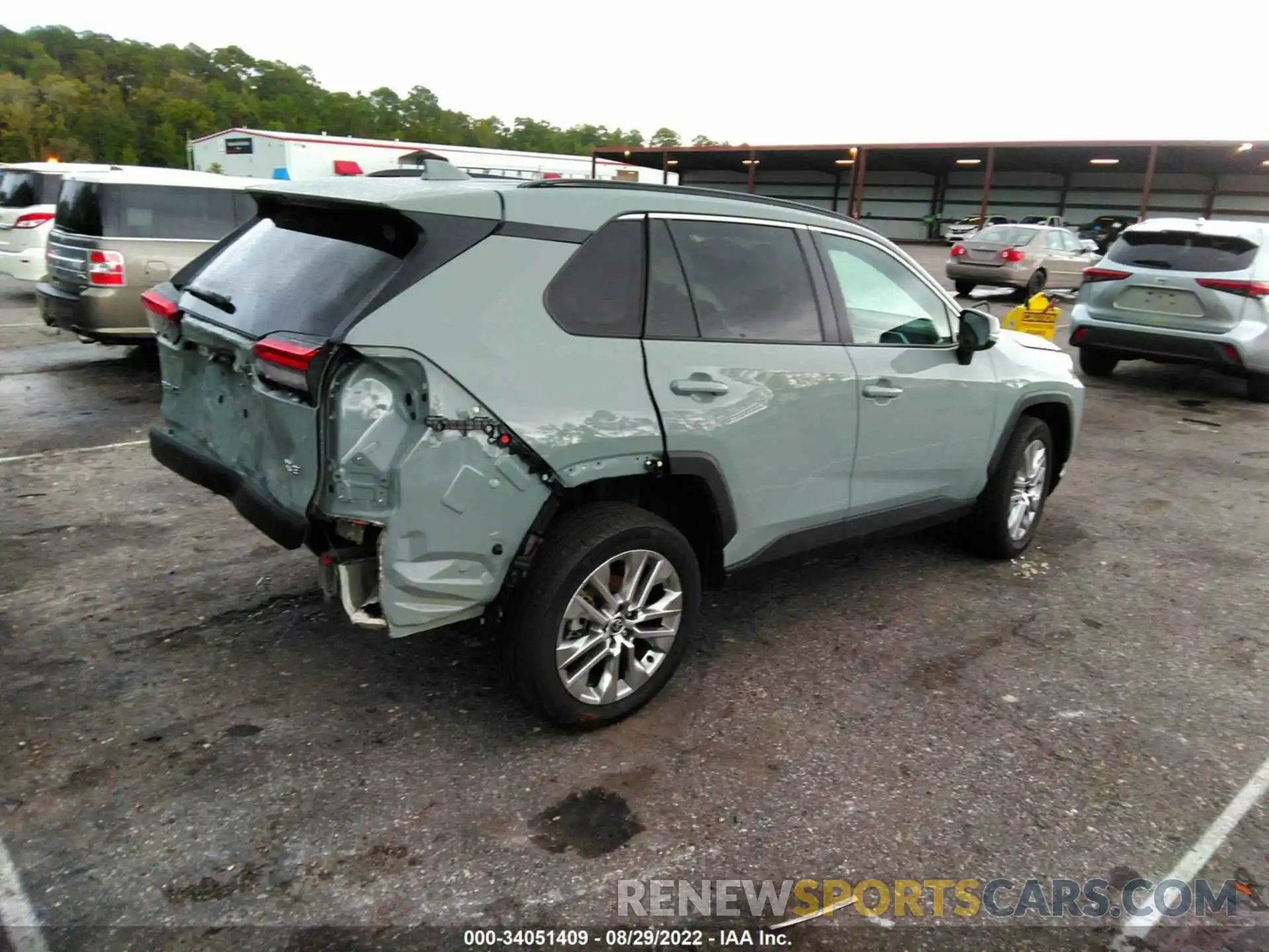 4 Photograph of a damaged car 2T3C1RFV9MW162003 TOYOTA RAV4 2021