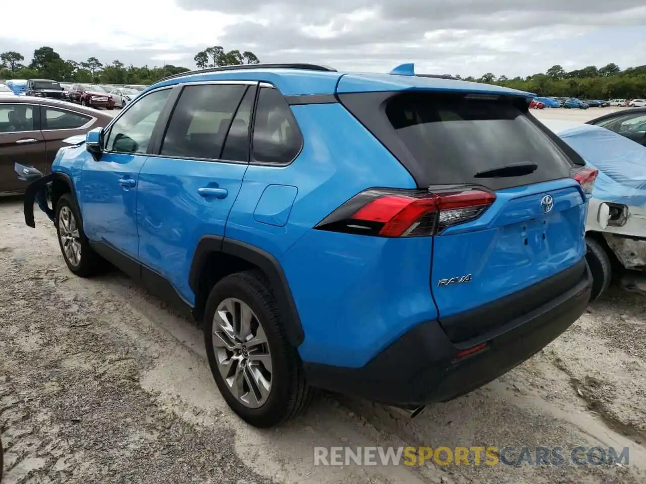 3 Photograph of a damaged car 2T3C1RFV9MW163216 TOYOTA RAV4 2021