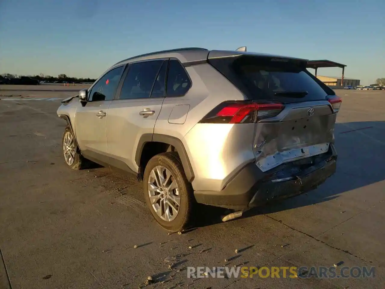 3 Photograph of a damaged car 2T3C1RFVXMC095431 TOYOTA RAV4 2021