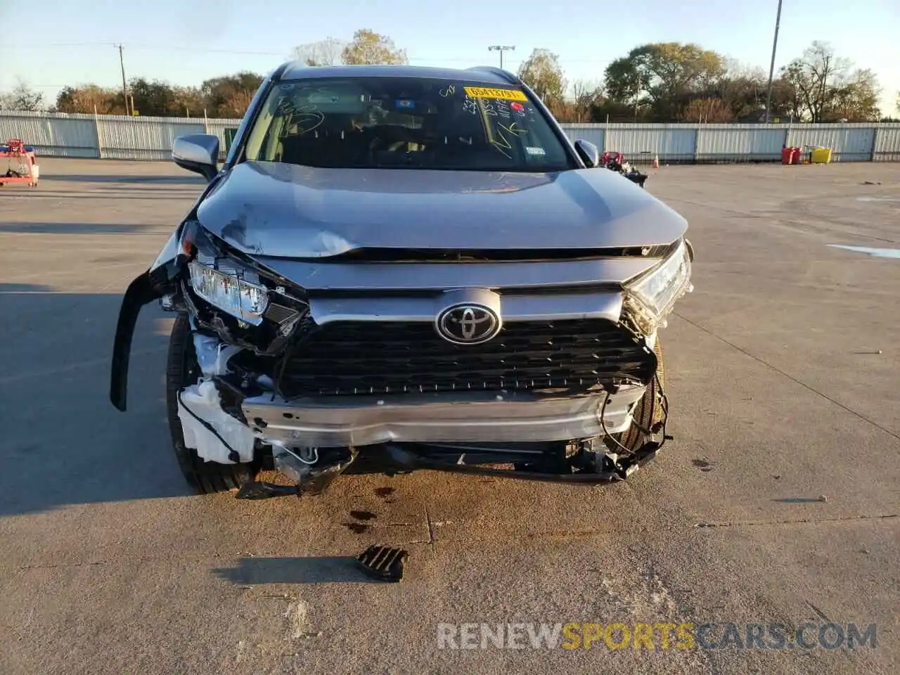 9 Photograph of a damaged car 2T3C1RFVXMC095431 TOYOTA RAV4 2021