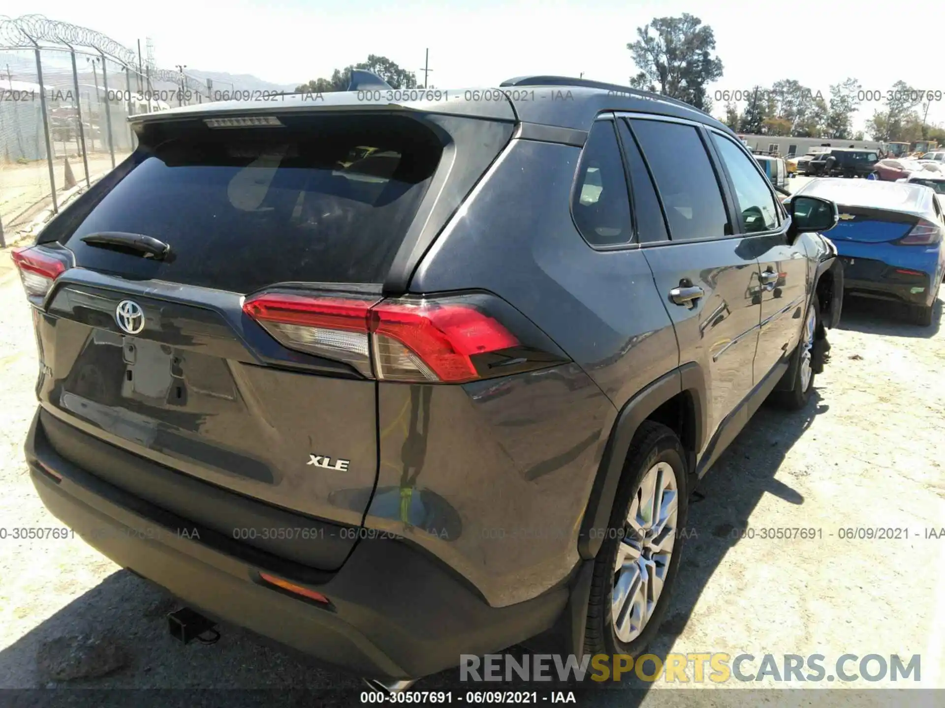 4 Photograph of a damaged car 2T3C1RFVXMC106833 TOYOTA RAV4 2021