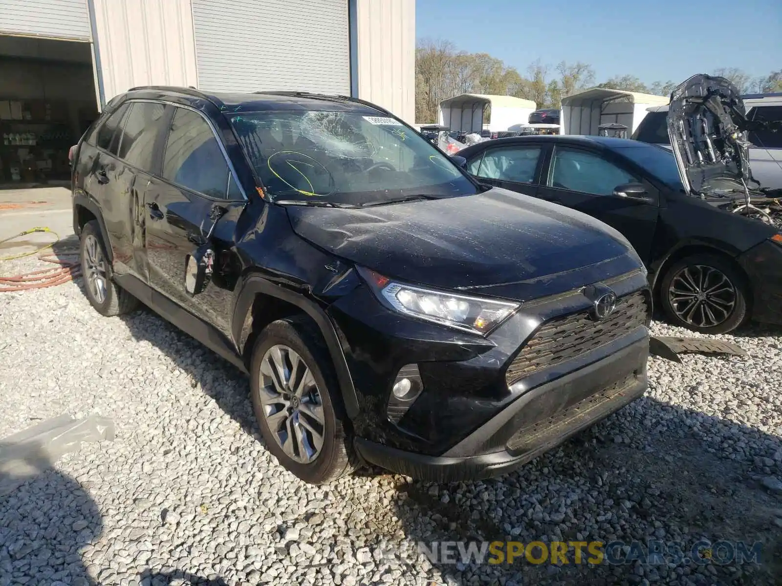 1 Photograph of a damaged car 2T3C1RFVXMC112177 TOYOTA RAV4 2021