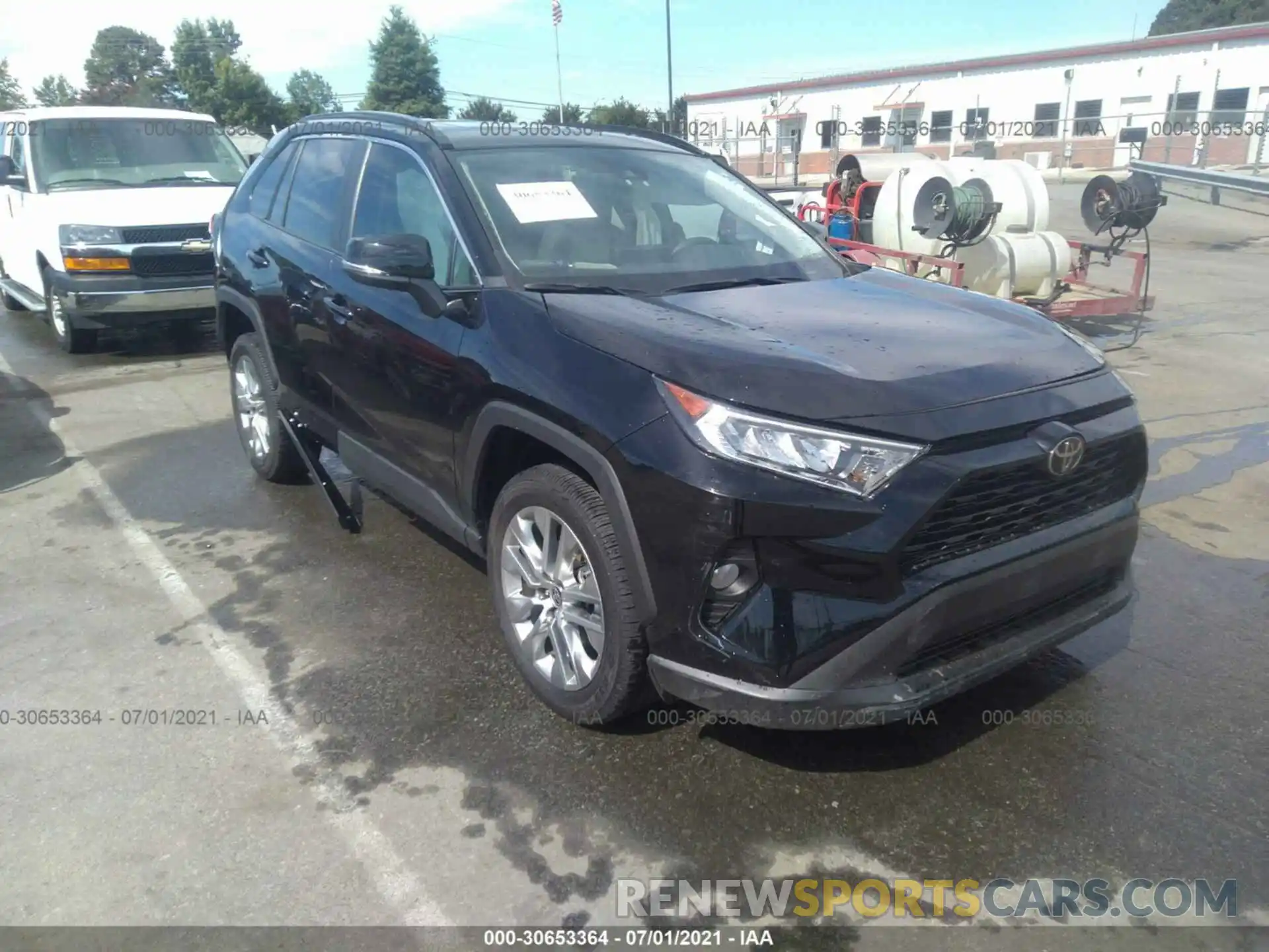 1 Фотография поврежденного автомобиля 2T3C1RFVXMC115984 TOYOTA RAV4 2021