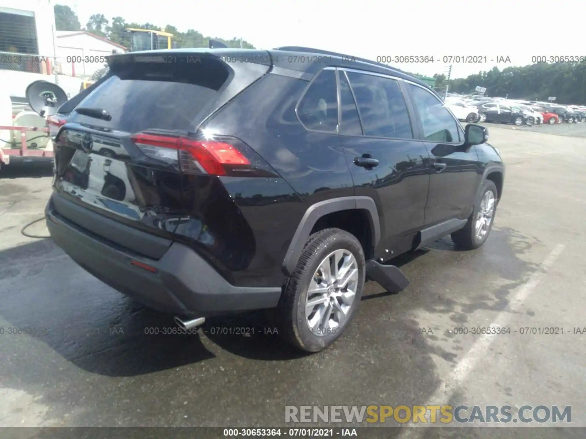 4 Photograph of a damaged car 2T3C1RFVXMC115984 TOYOTA RAV4 2021