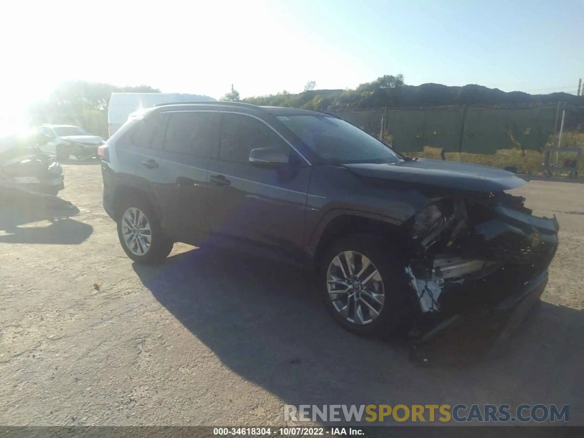 1 Photograph of a damaged car 2T3C1RFVXMC117055 TOYOTA RAV4 2021