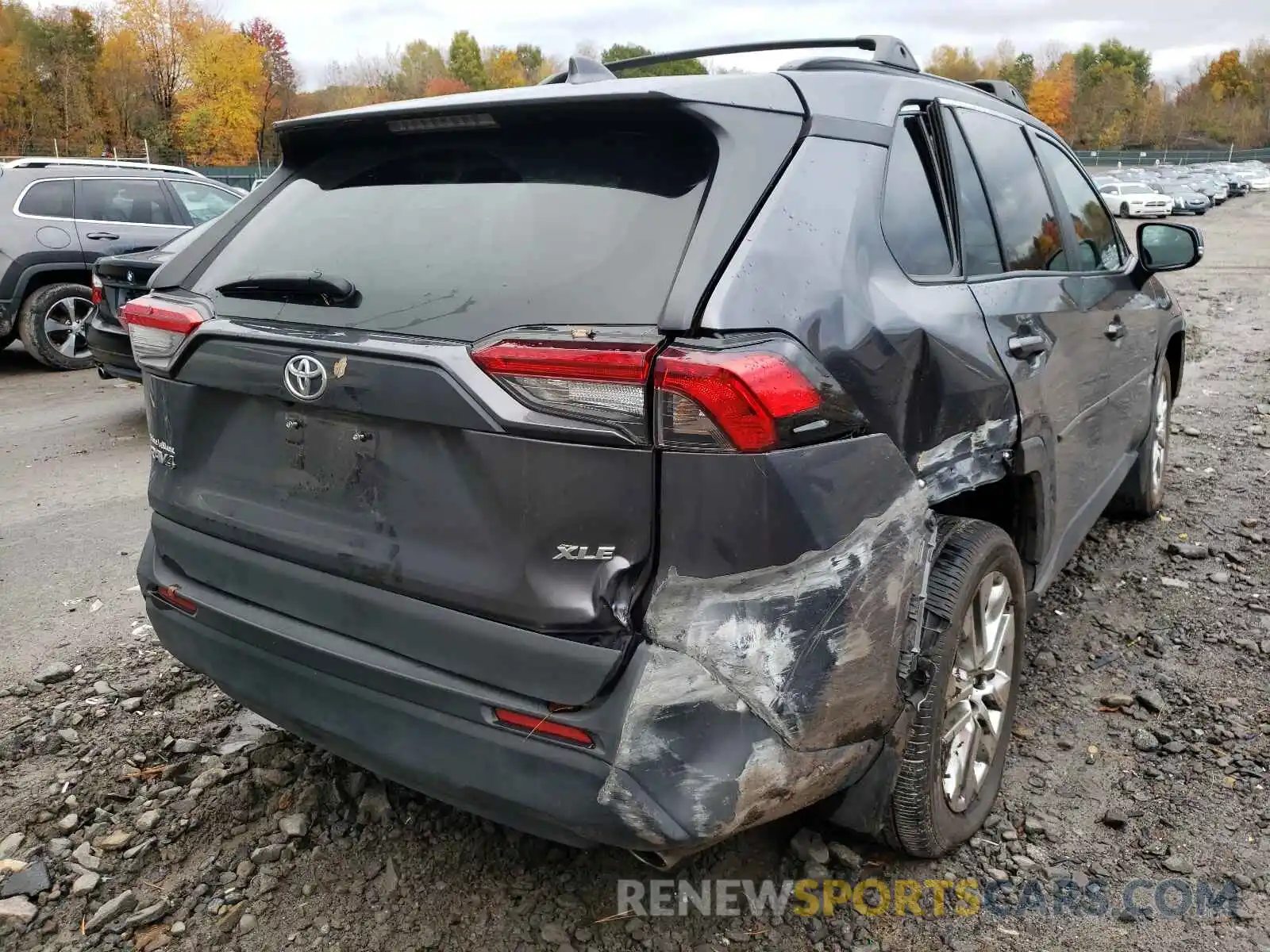 4 Photograph of a damaged car 2T3C1RFVXMC122725 TOYOTA RAV4 2021