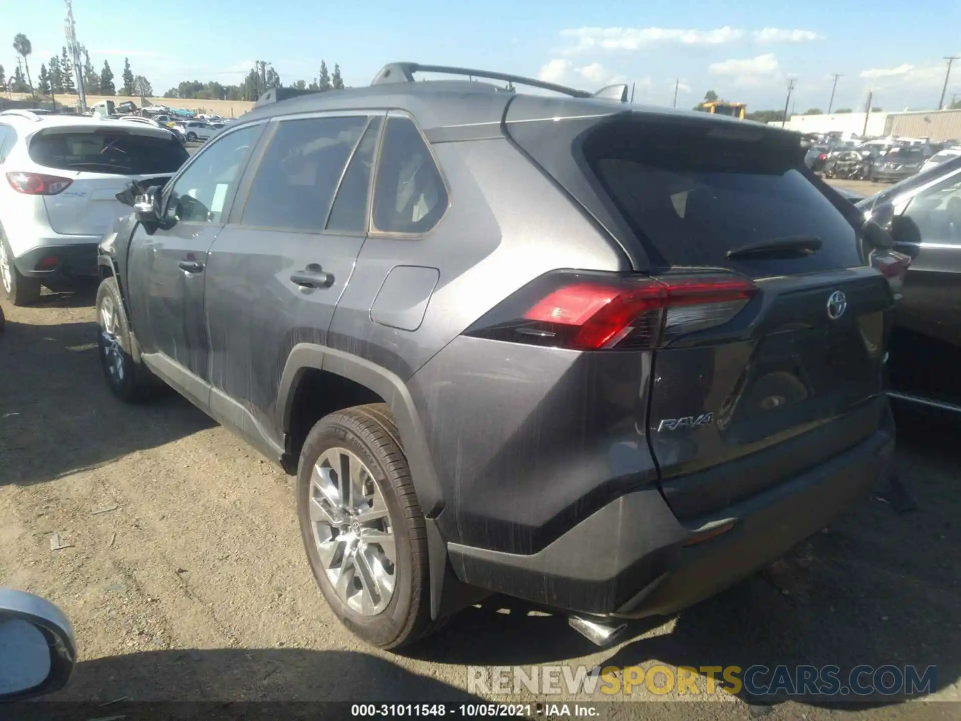 3 Фотография поврежденного автомобиля 2T3C1RFVXMC140433 TOYOTA RAV4 2021