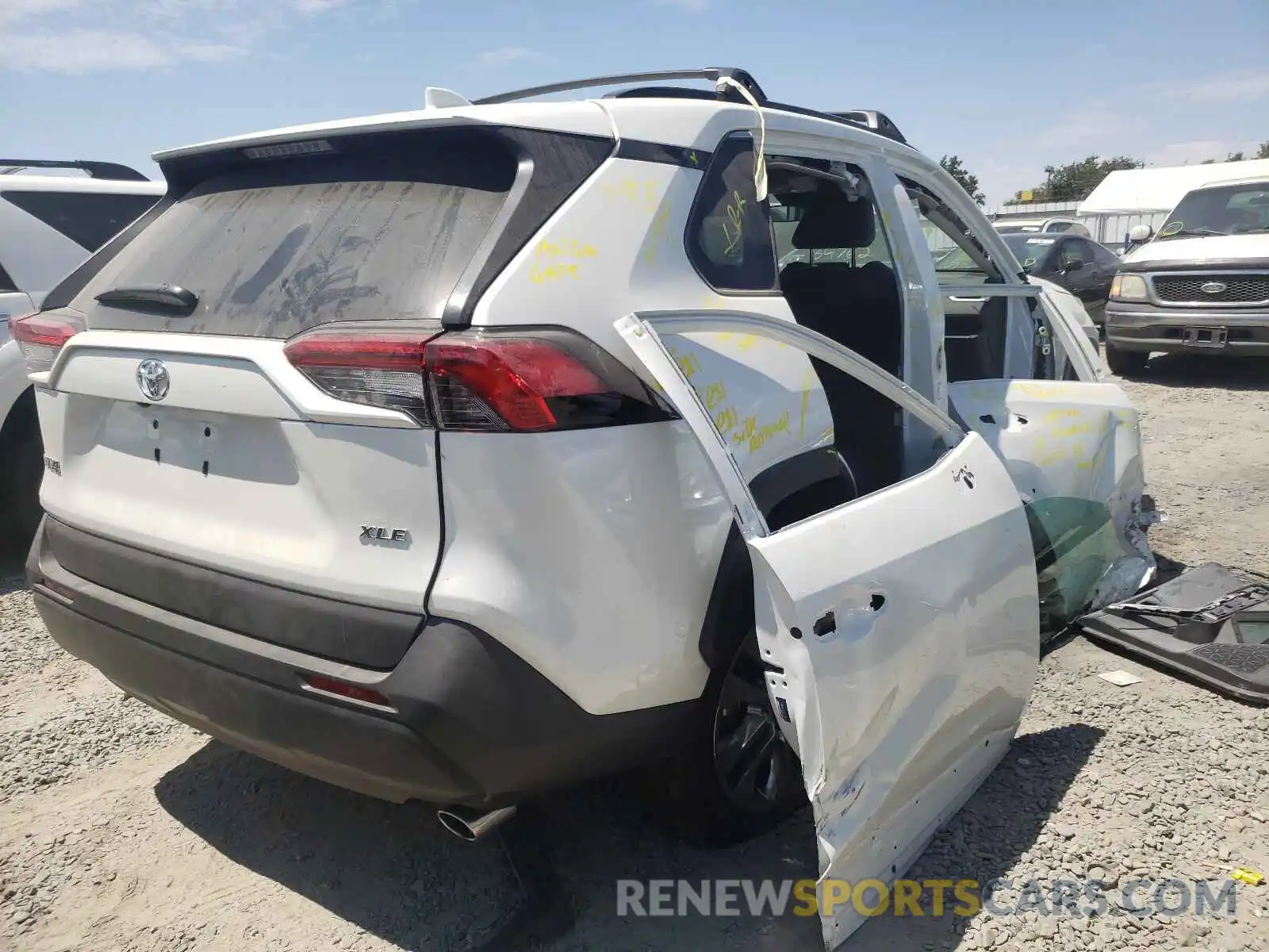 4 Photograph of a damaged car 2T3C1RFVXMW104871 TOYOTA RAV4 2021