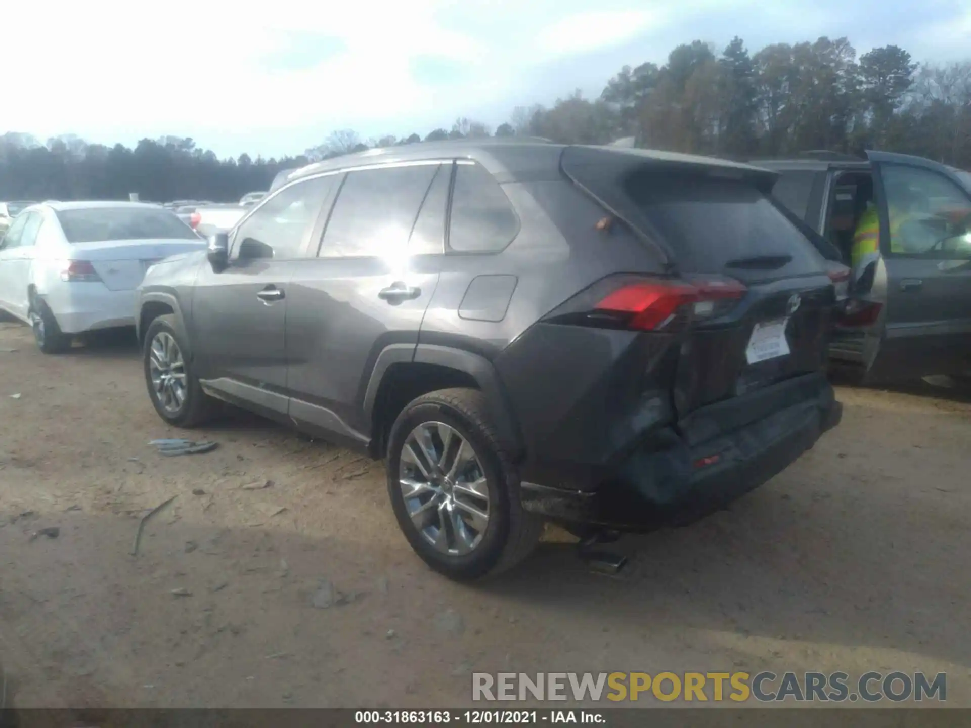 3 Photograph of a damaged car 2T3C1RFVXMW174483 TOYOTA RAV4 2021