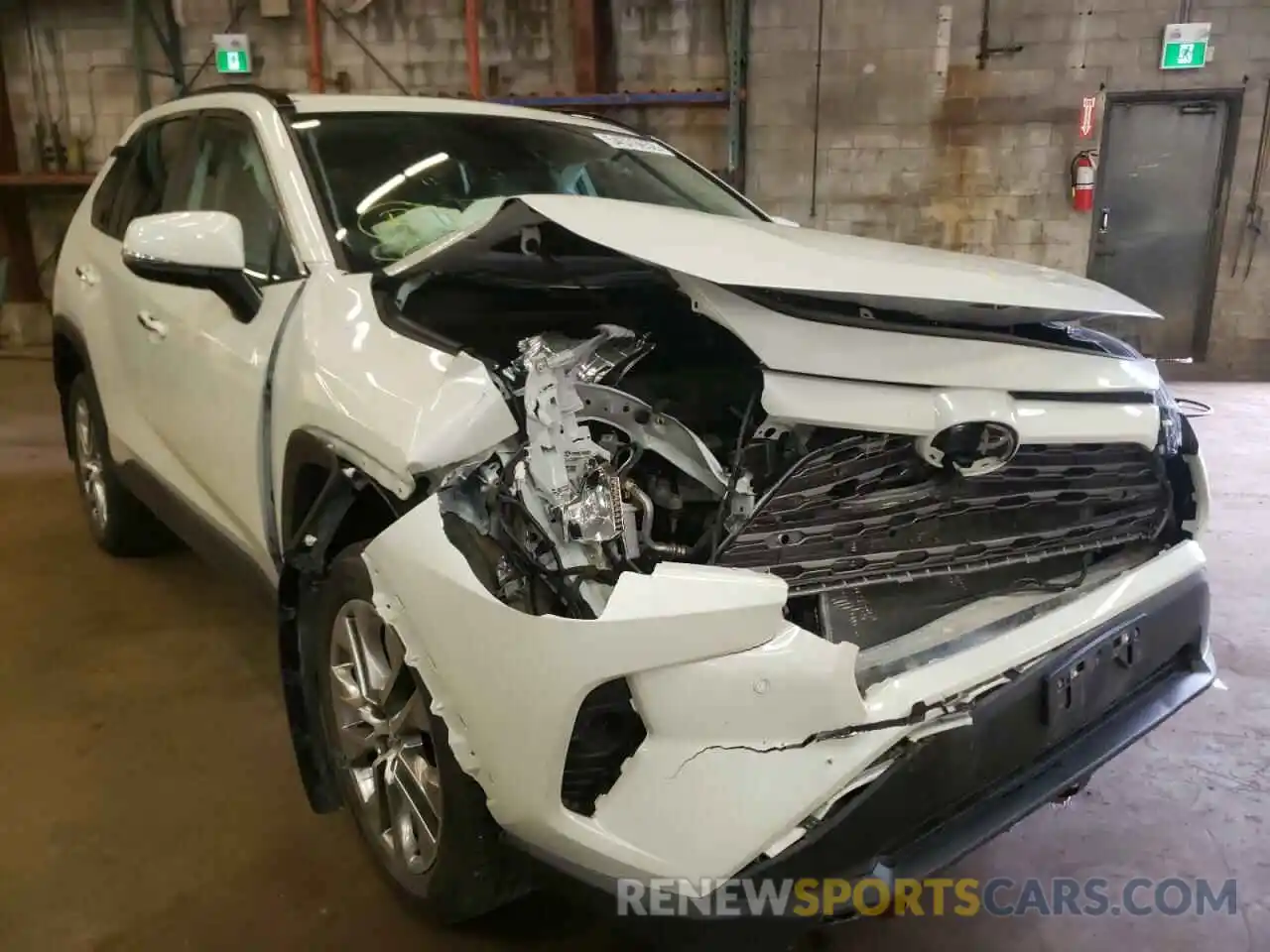 9 Photograph of a damaged car 2T3D1RFV2MW151591 TOYOTA RAV4 2021