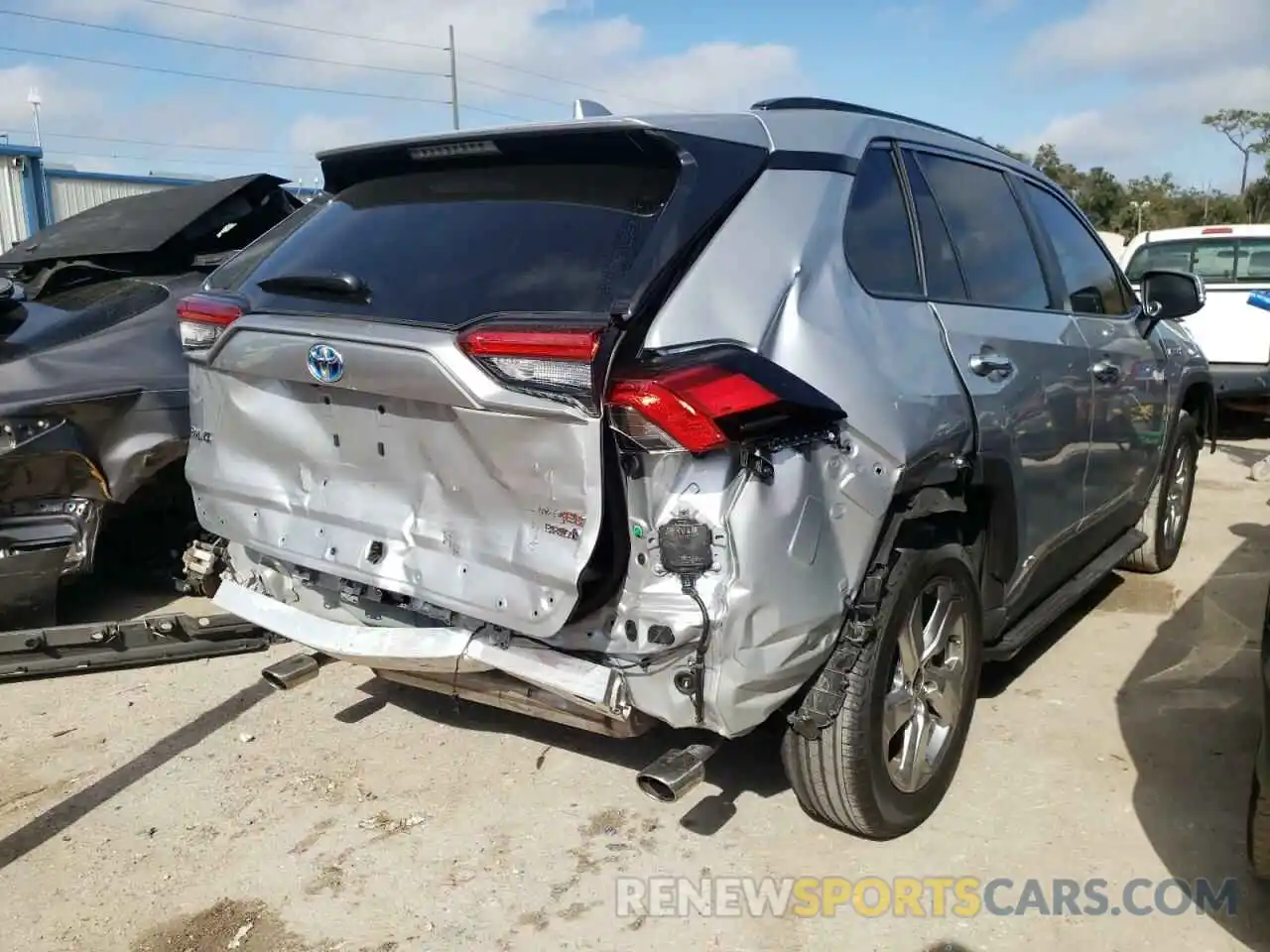 4 Photograph of a damaged car 2T3D6RFV0MW014537 TOYOTA RAV4 2021