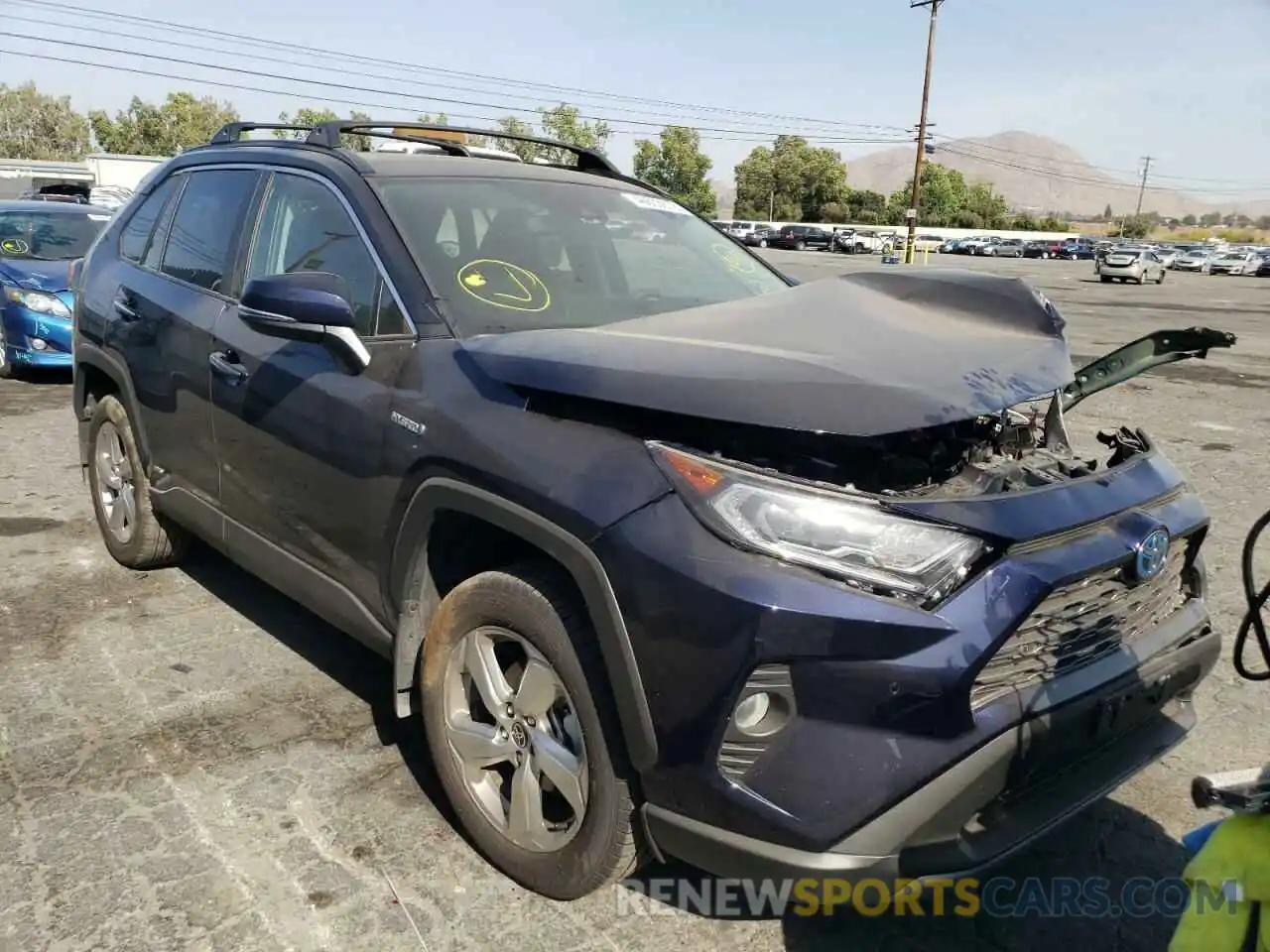 1 Photograph of a damaged car 2T3D6RFV0MW022346 TOYOTA RAV4 2021