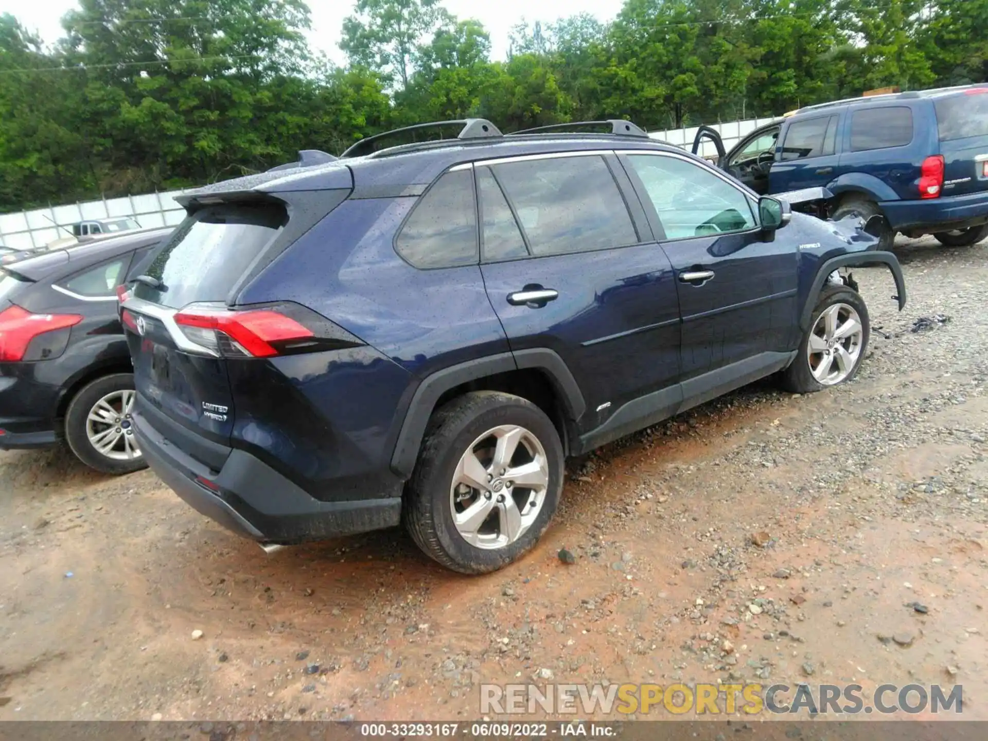 4 Photograph of a damaged car 2T3D6RFV2MW023613 TOYOTA RAV4 2021