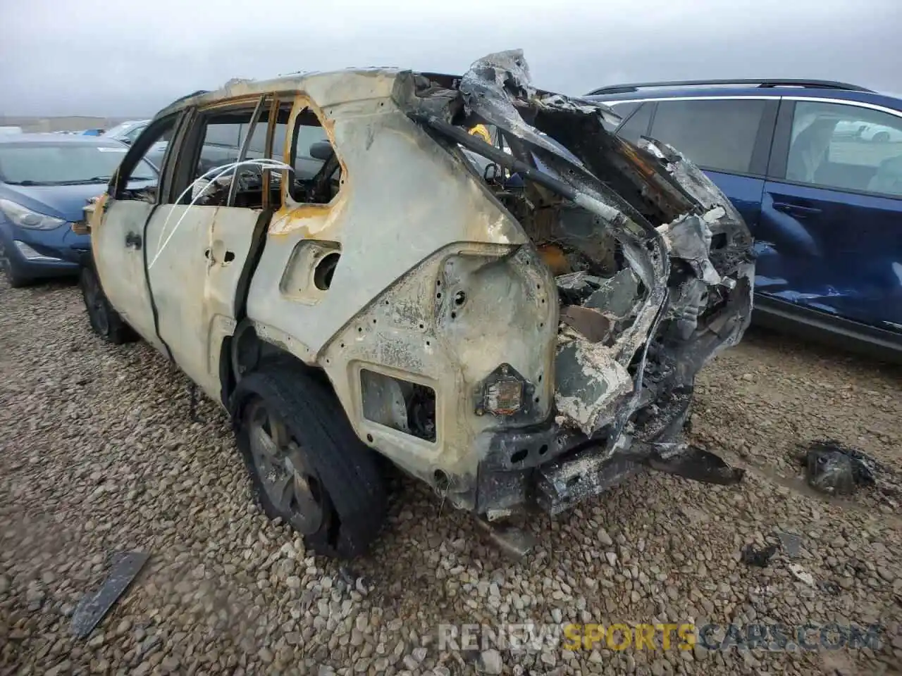 2 Photograph of a damaged car 2T3D6RFV4MW023516 TOYOTA RAV4 2021