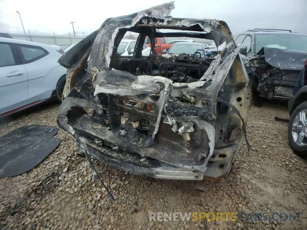 6 Photograph of a damaged car 2T3D6RFV4MW023516 TOYOTA RAV4 2021