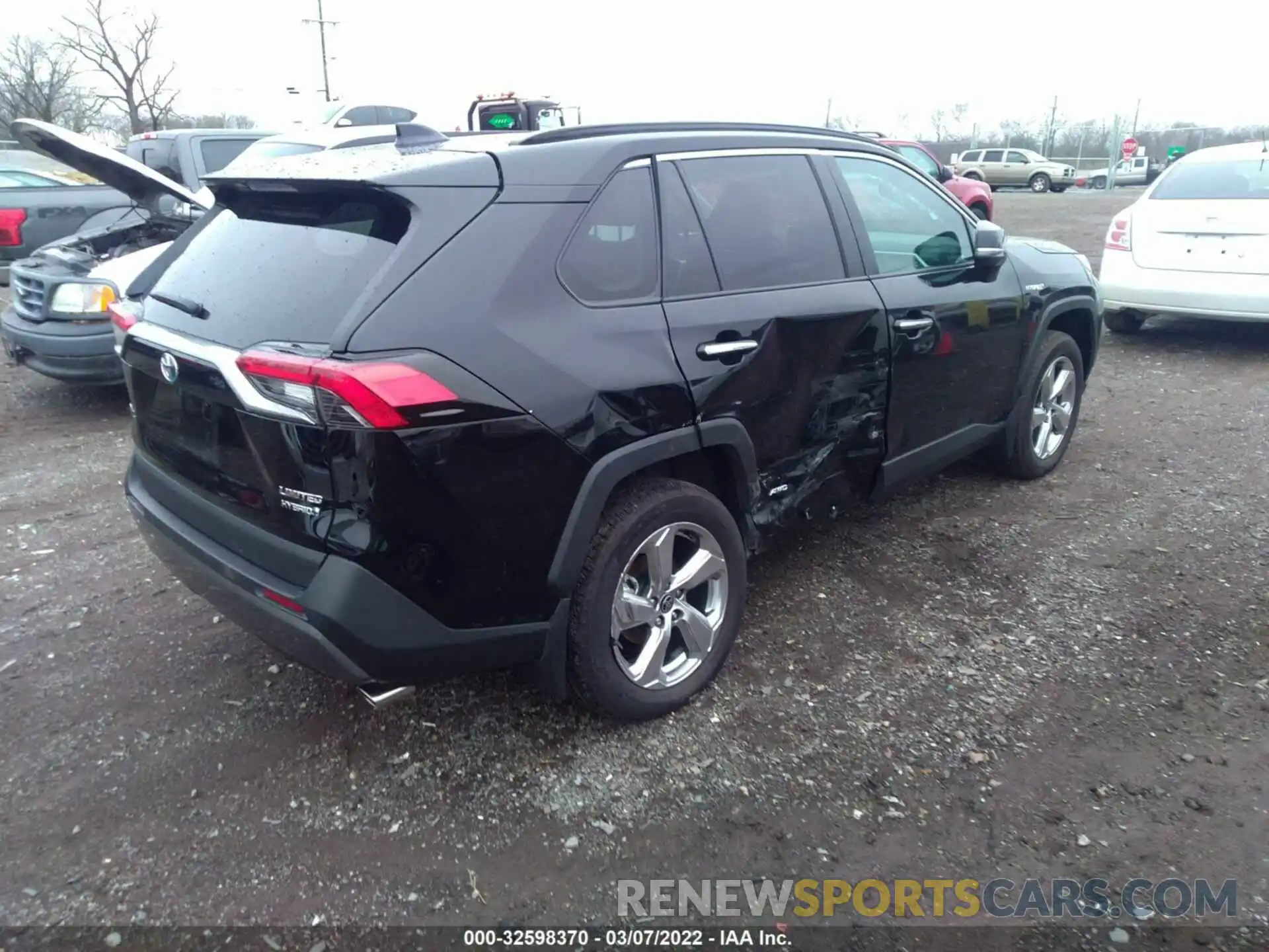 4 Photograph of a damaged car 2T3D6RFV6MW022044 TOYOTA RAV4 2021