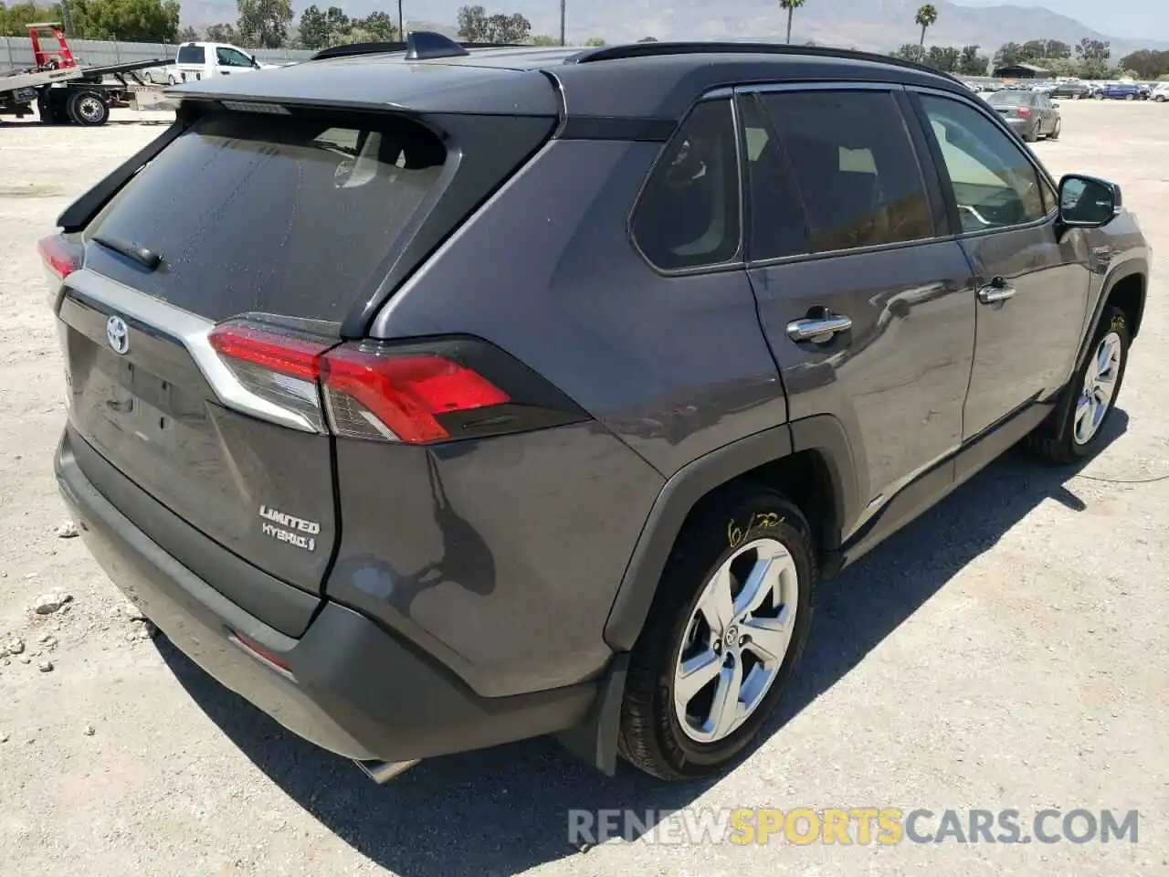 4 Photograph of a damaged car 2T3D6RFV9MW010910 TOYOTA RAV4 2021