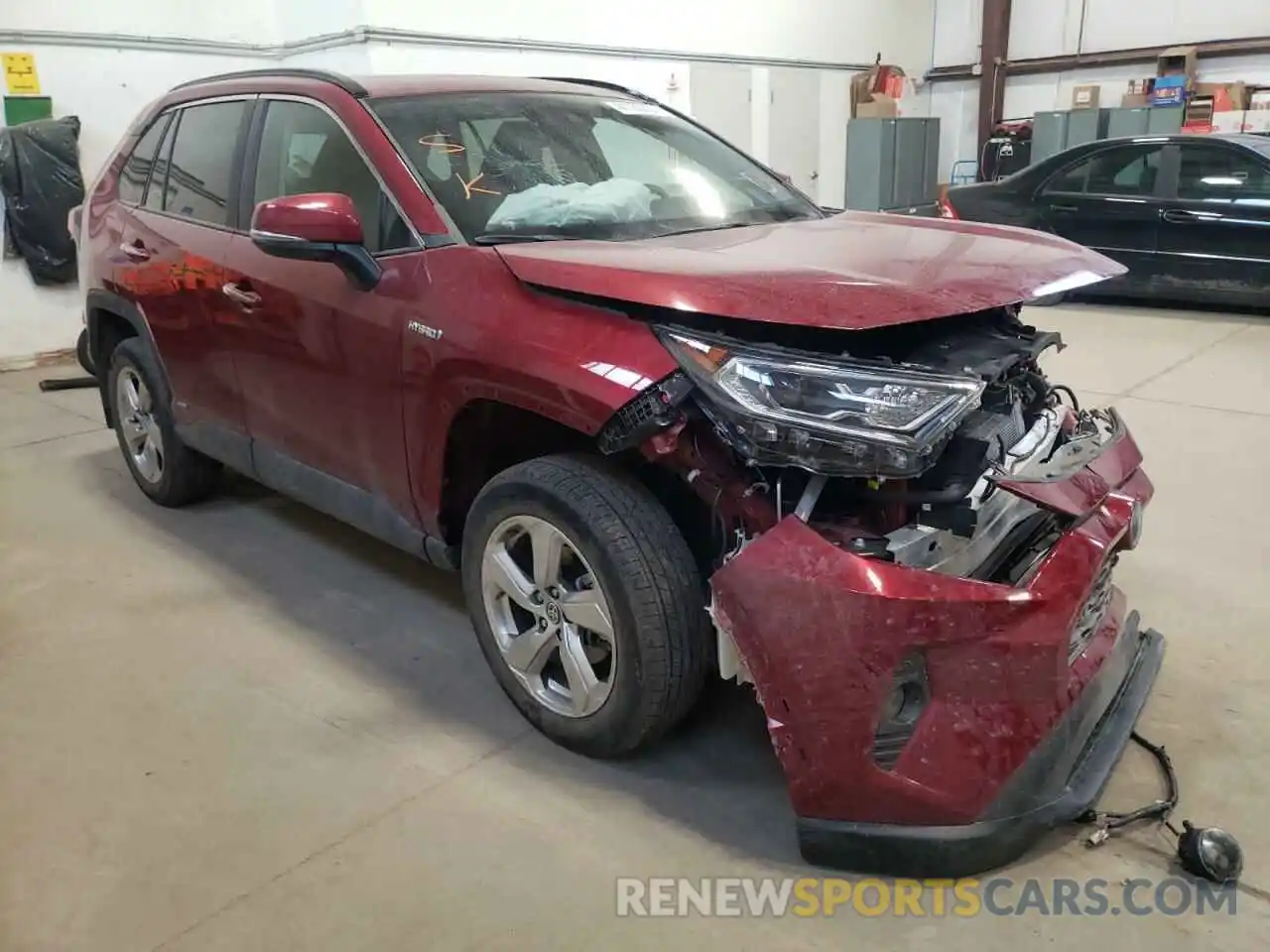 1 Photograph of a damaged car 2T3DWRFV5MW123561 TOYOTA RAV4 2021