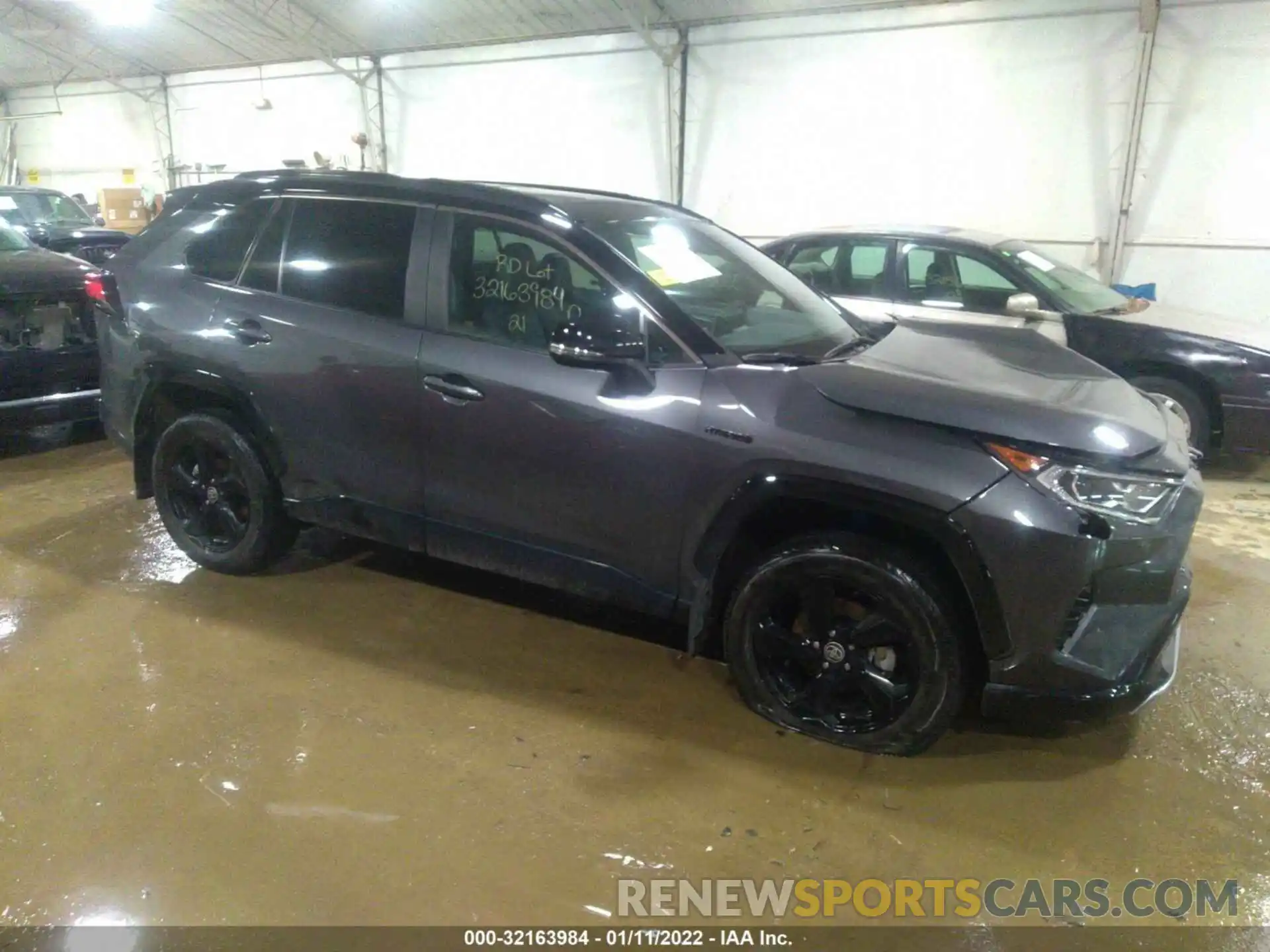 1 Photograph of a damaged car 2T3E6RFV0MW012243 TOYOTA RAV4 2021