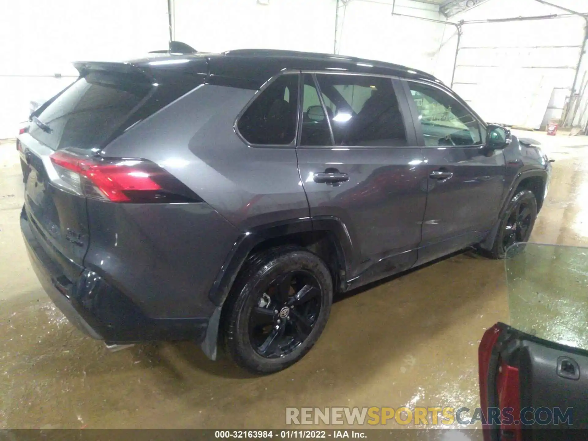 4 Photograph of a damaged car 2T3E6RFV0MW012243 TOYOTA RAV4 2021