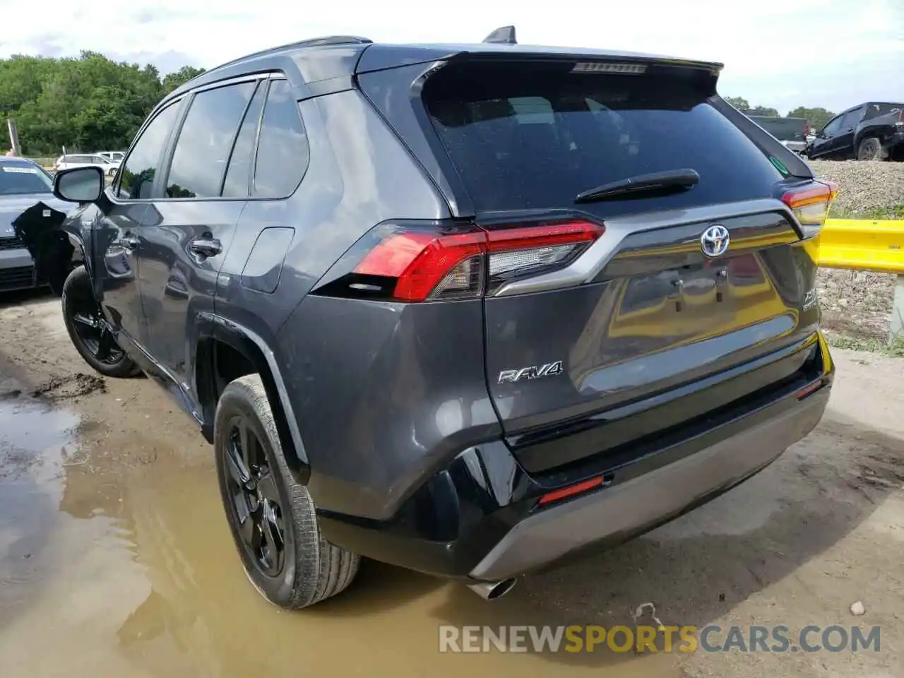 3 Photograph of a damaged car 2T3E6RFV1MW016723 TOYOTA RAV4 2021