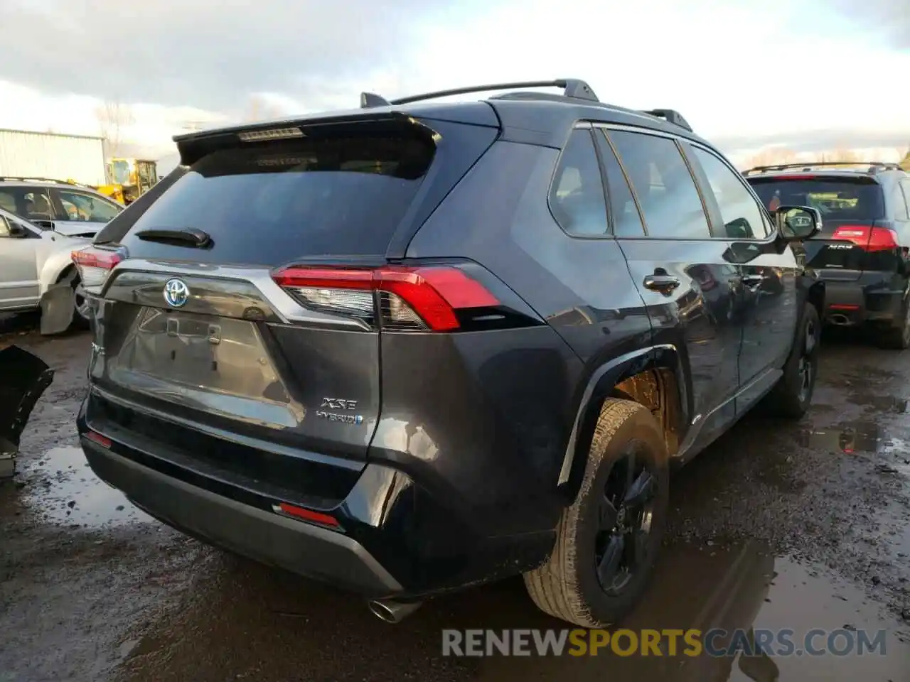 4 Photograph of a damaged car 2T3E6RFV1MW020464 TOYOTA RAV4 2021