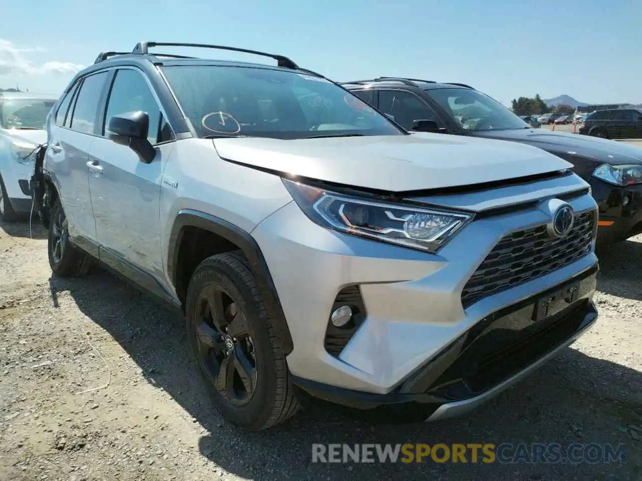 1 Photograph of a damaged car 2T3E6RFV2MW018013 TOYOTA RAV4 2021